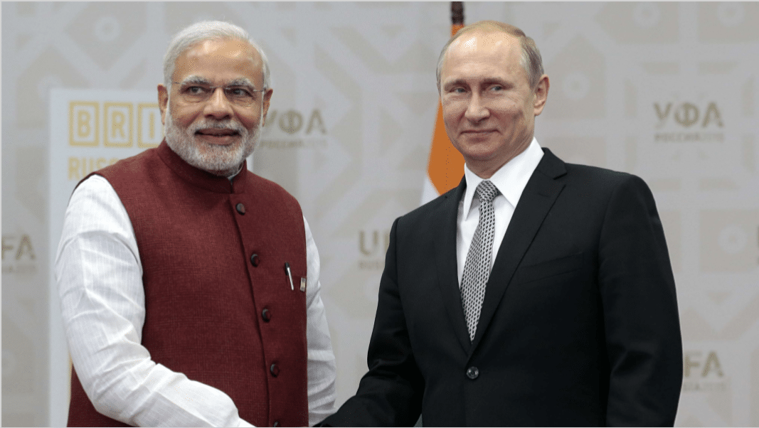 Le président russe Vladimir Poutine rencontre le premier ministre indien Narenda Modi, à Oufa, en Russie, lors d'un sommet des BRICS le mercredi 8 juillet 2015.
Photo : SIPA AP21762009_000027