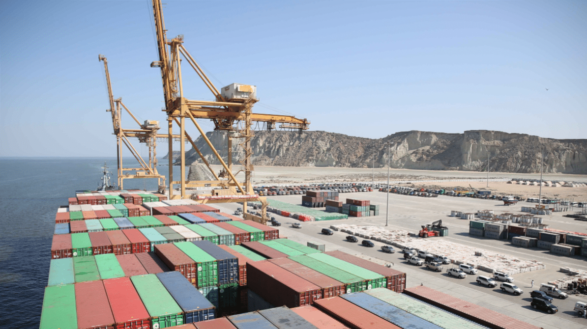 Cargo COSCO Wellington avec des conteneurs amarrés au port de Gwadar, au Pakistan, 13 novembre 2016.
Photo : SIPA 00898357_000002