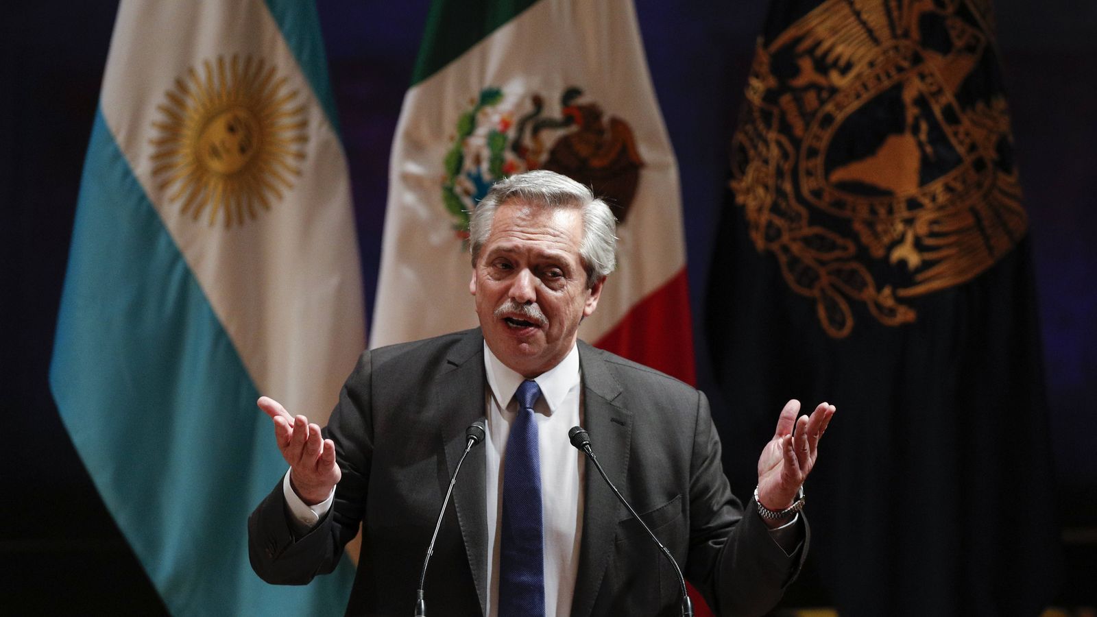 Le président argentin Alberto Fernandez lors d'un discours à l'Université Nationale Autonome de San Ildefonso, Mexico City, le 5 novembre 2019.