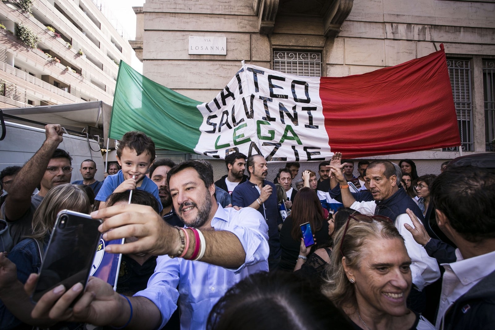 Rencontre entre Matteo Salvini et ses sympathisants au marché Via Fauchè,
Auteurs  : Stefano De Grandis/AGF/SIPA,
Numéro de reportage  : 00924549_000027.