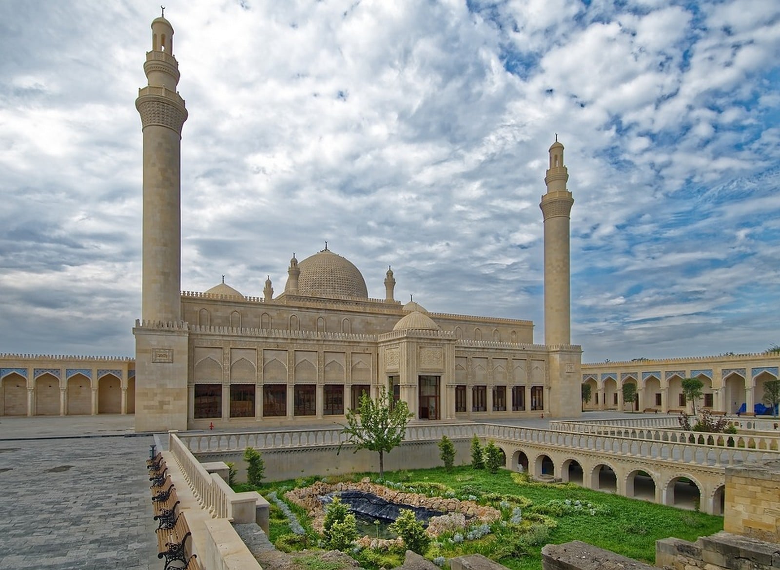 La mosquée Djuma de Chamakhi en Azerbaïdjan : un Etat laïc de culture musulmane, (c) Pixabay.