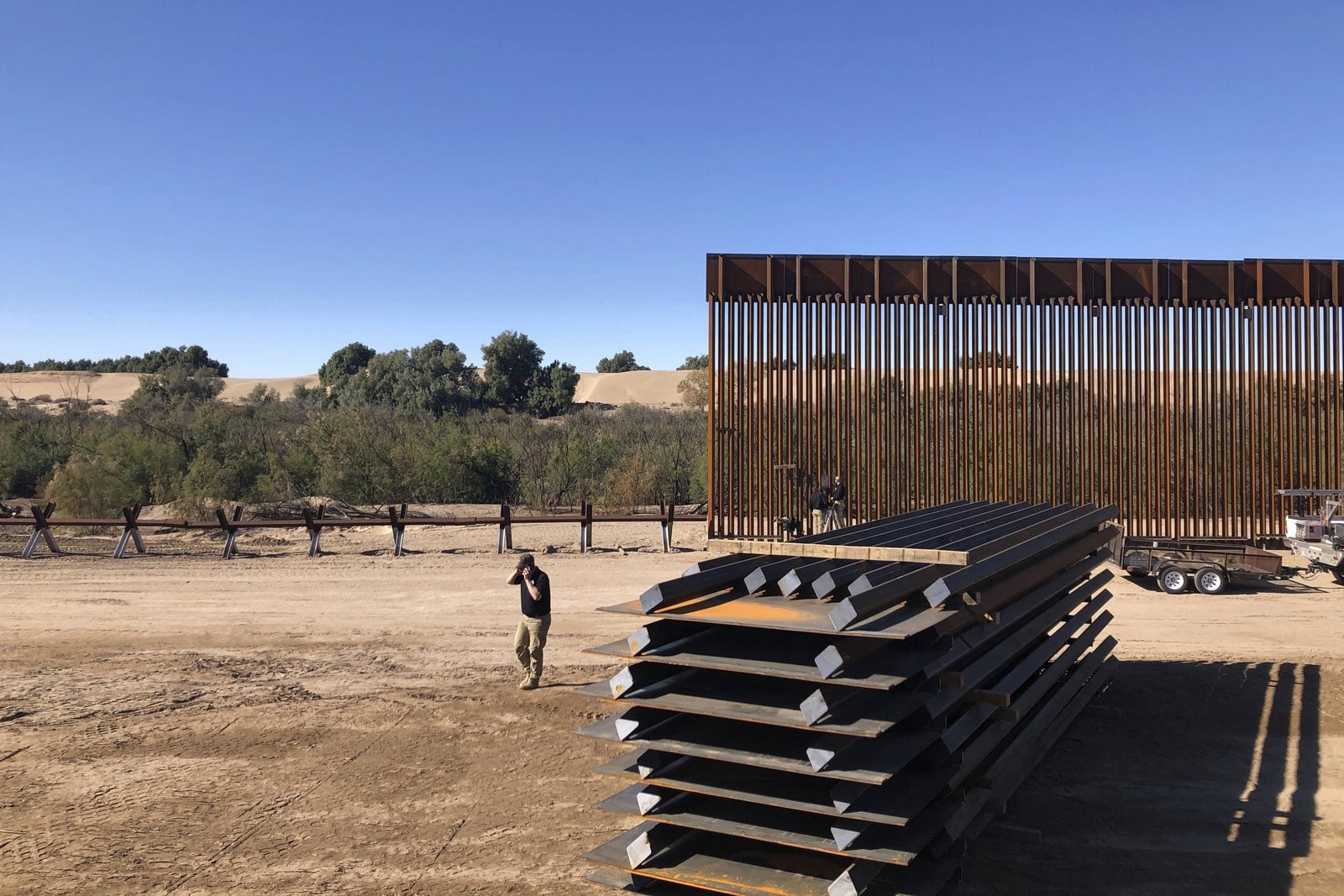 Janvier 2020 en Arizona, construction du mur frontalier avec le Mexique,
Auteurs  : Elliot Spagat/AP/SIPA,
Numéro de reportage  : AP22419749_000002.