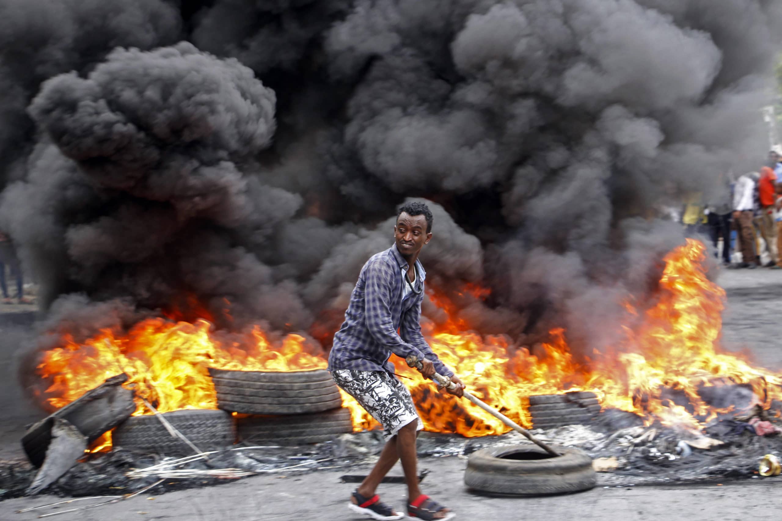 Une manifestation à Mogadiscio, en Somalie, durant la crise du Covid-19, le 25 avril 2020. Photo : Farah Abdi Warsameh/AP/SIPA AP22450417_000002