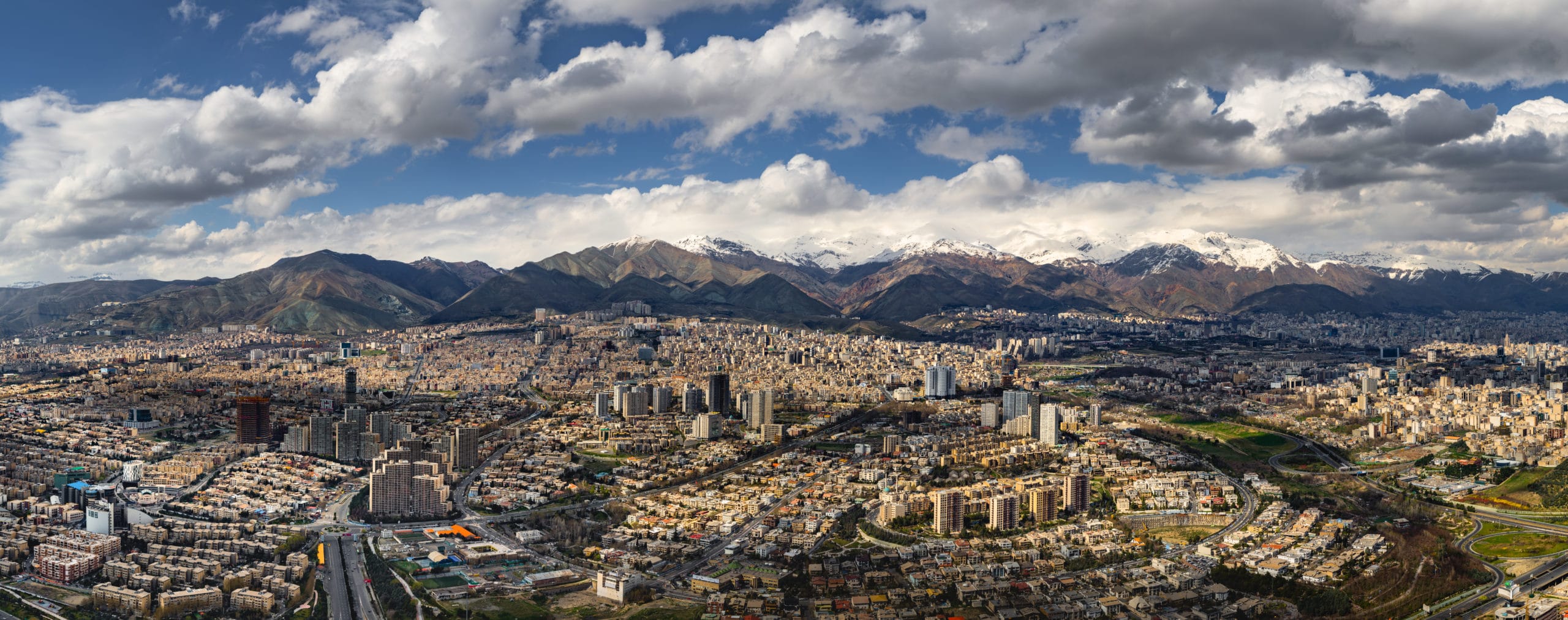 Vue du nord de Téhéran © Wikimedia Amirpashaei
