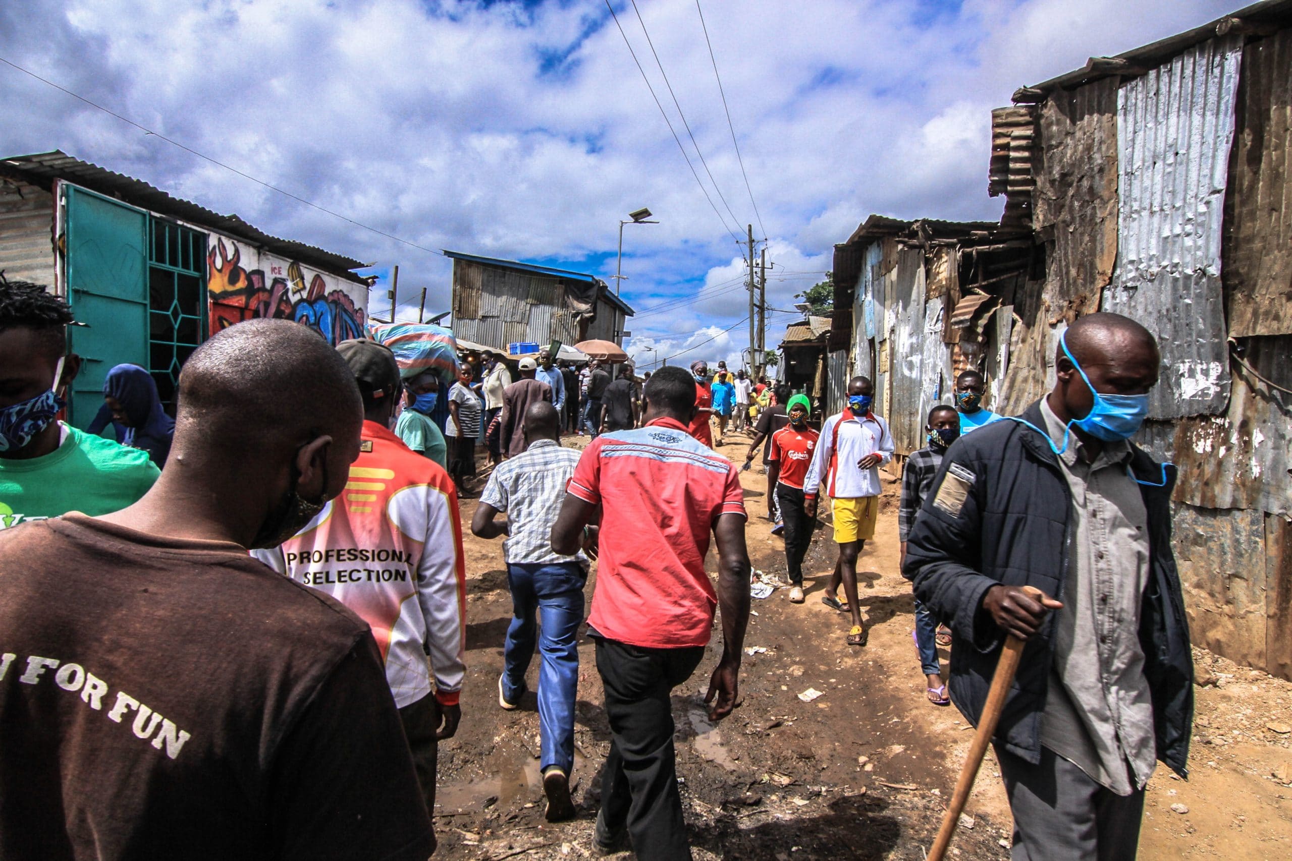 Malgré le confinement, la vie économique continue à Kibera, au sud de Nairobi, au Kenya, le 22 mai 2020. Photo : Donwilson Odhiambo / SOPA/SIPA 00966518_000002