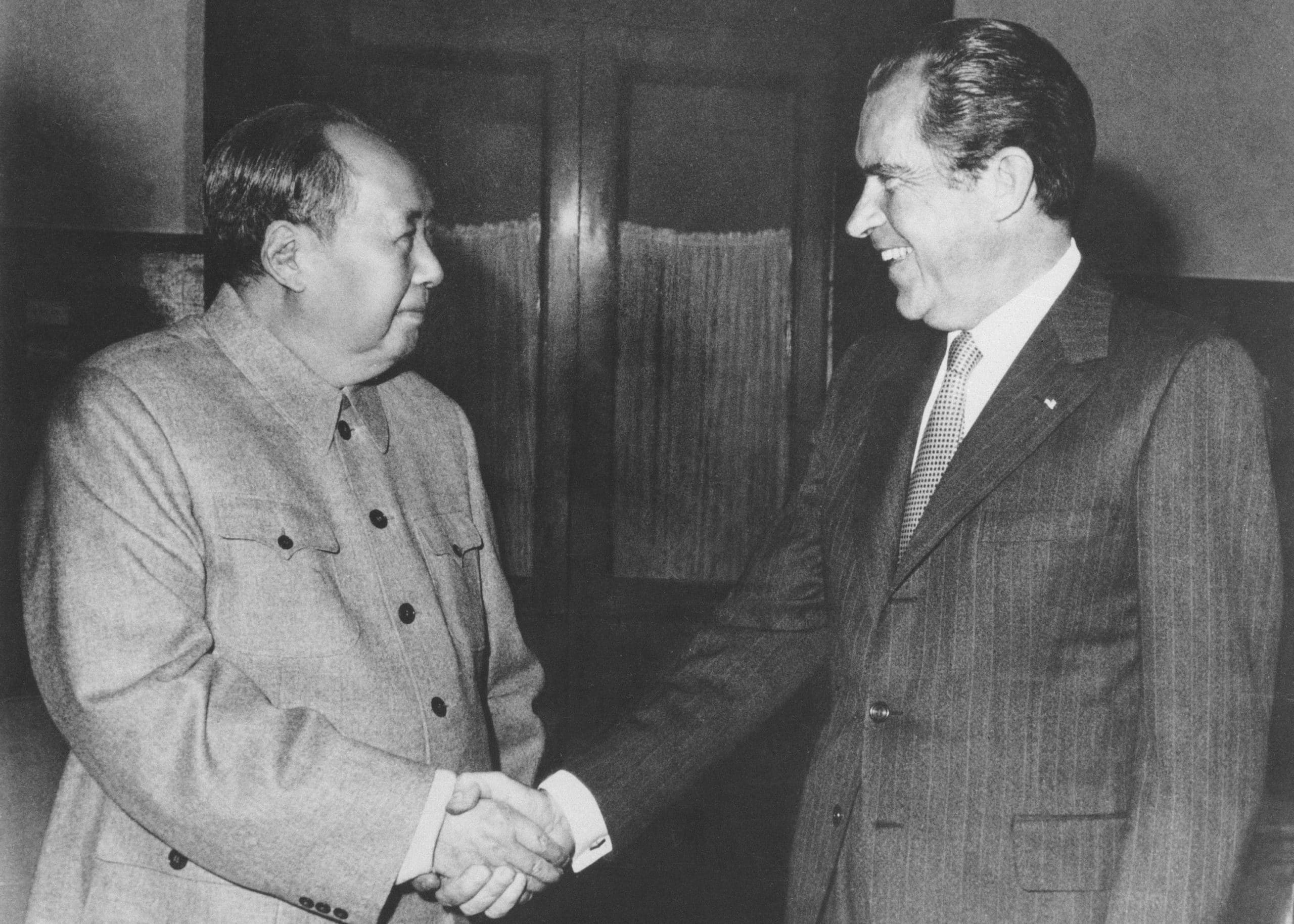 La rencontre entre Mao Zedong et Richard Nixon en 1972, symbole des alliances contre-nature © AP/SIPA Numéro de reportage  : AP22248995_000007