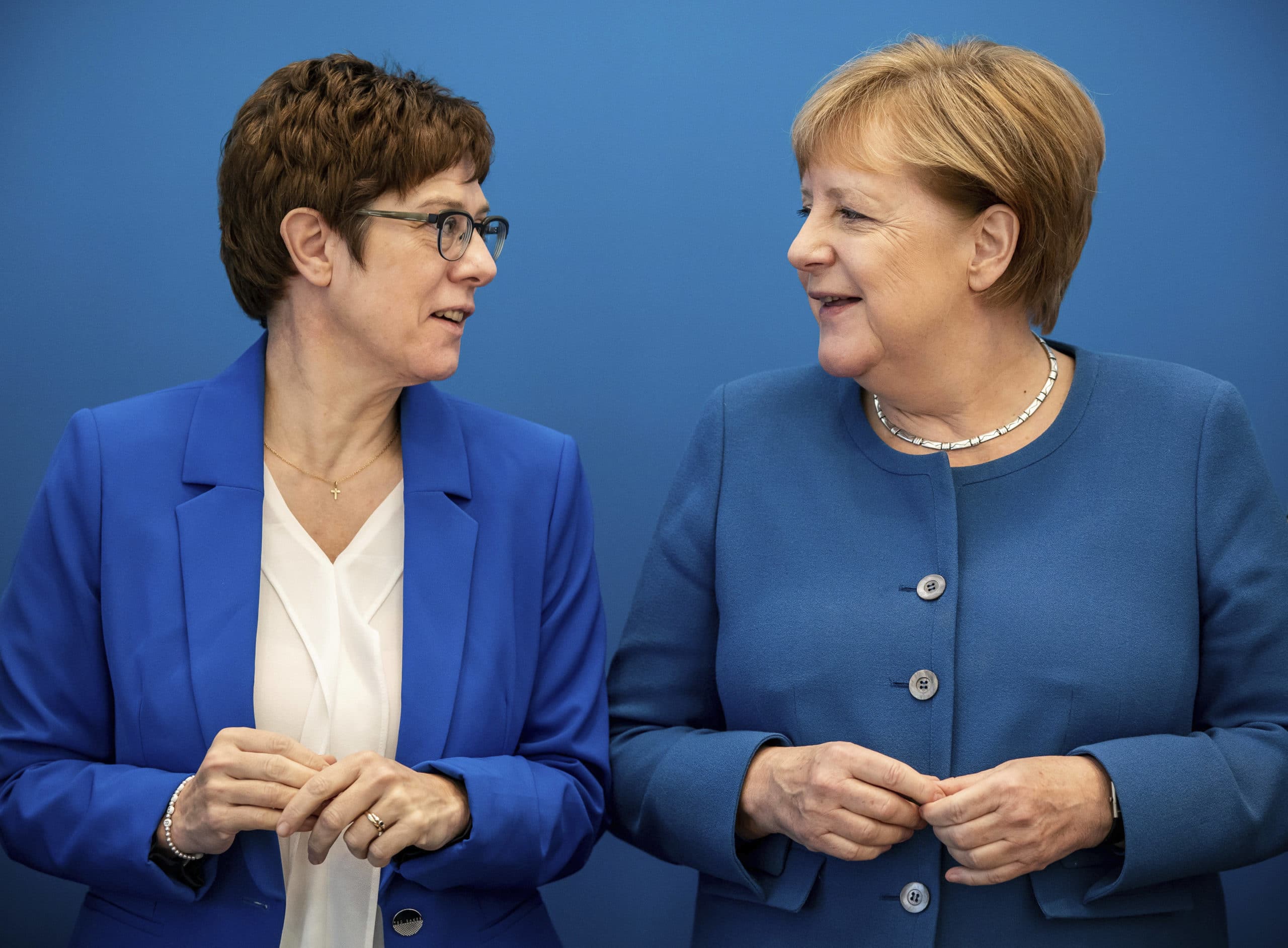 Annegret Kramp-Karrenbauer et Angela Merkel le 9 décembre 2019 © Michael Kappeler/AP/SIPA Numéro de reportage  : AP22406867_000001