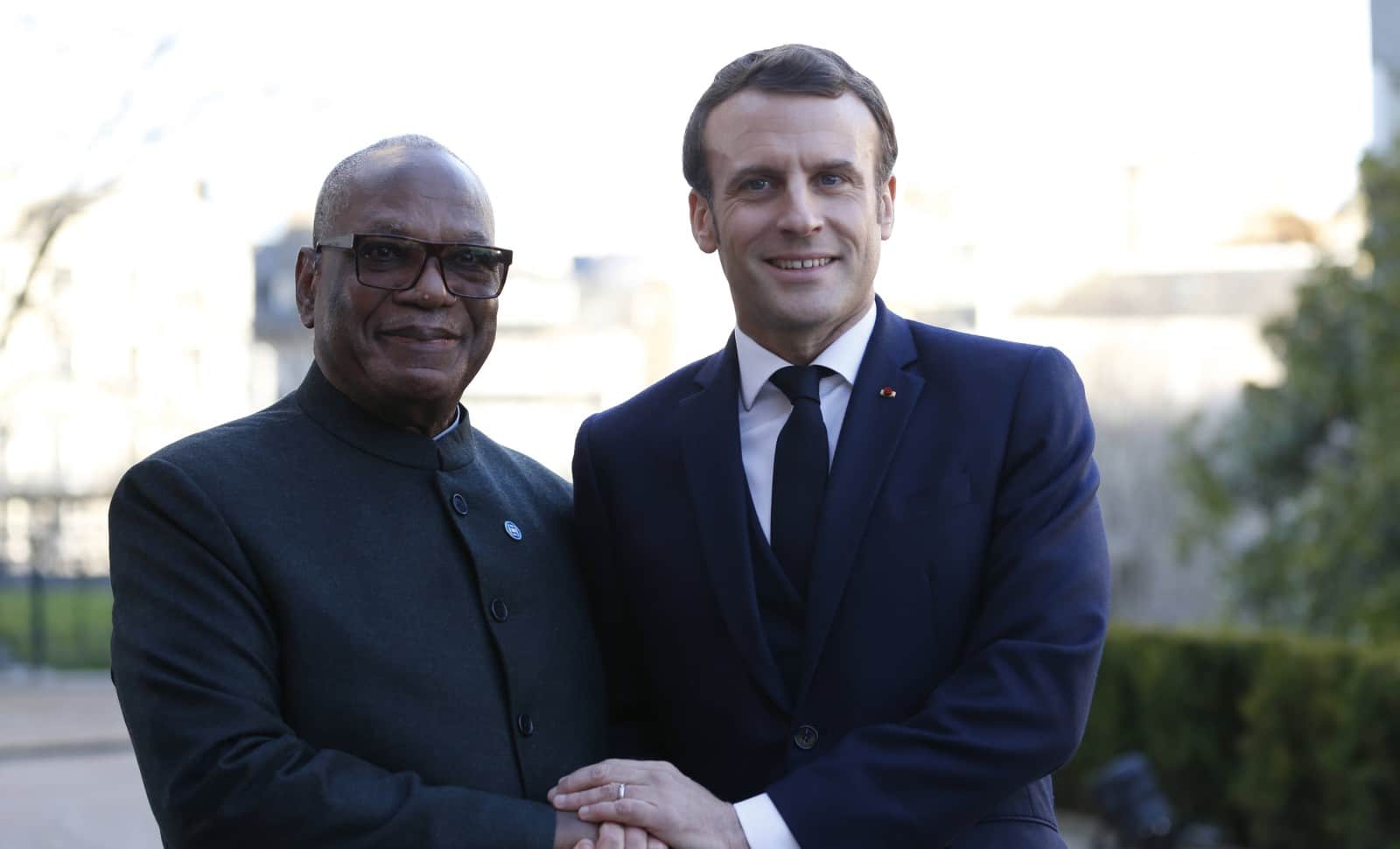 Emmanuel Macron et le Président malien Ibrahim Boubacar Keita lors du sommet de Pau, le 13 janvier 2020 © Regis Duvignau/AP/SIPA AP22417656_000022