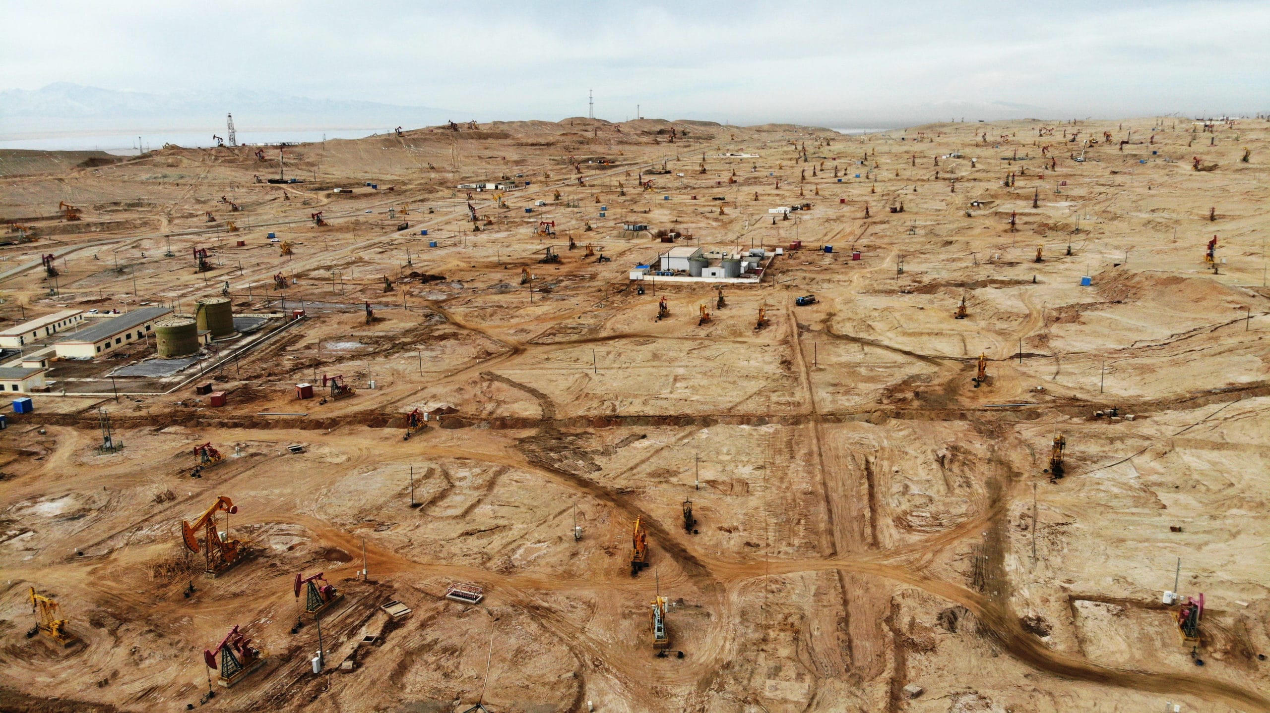 Le plus gros gisement de pétrole en Chine, sur le plateau du Qinghai-Tibet. (c) Top Photo/Sipa USA/SIPA 30196611_000001