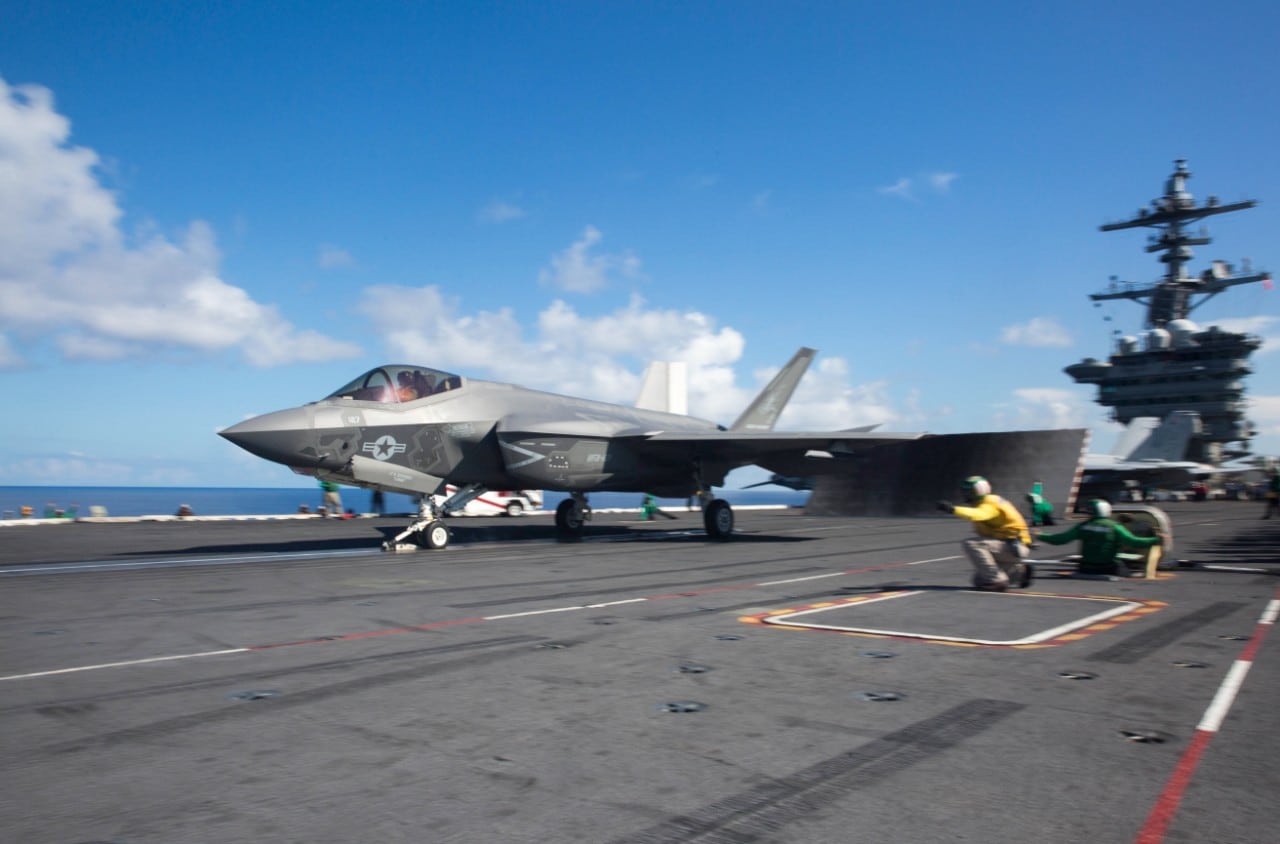 F-35 sur le pont de l'USS Abraham 
Lincoln (c) Philippe Wodka-Gallien