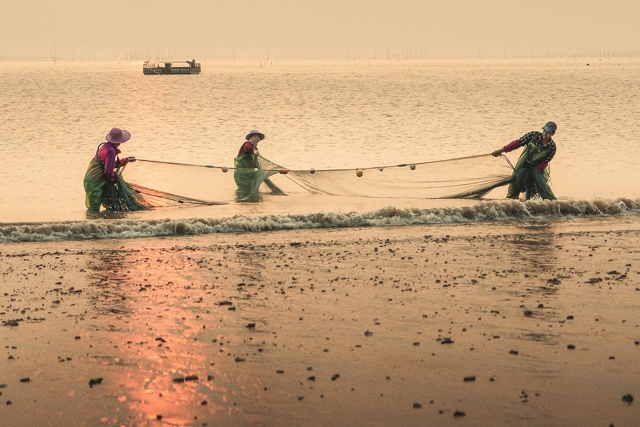 Pêcheurs sur les bords de la mer de Chine (c) Pixabay