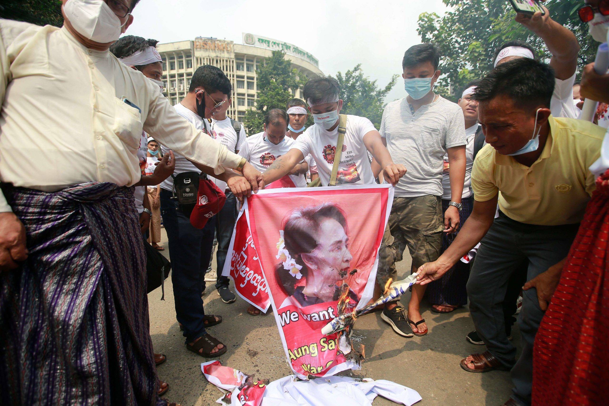 Birmanie : retour à la dictature ?