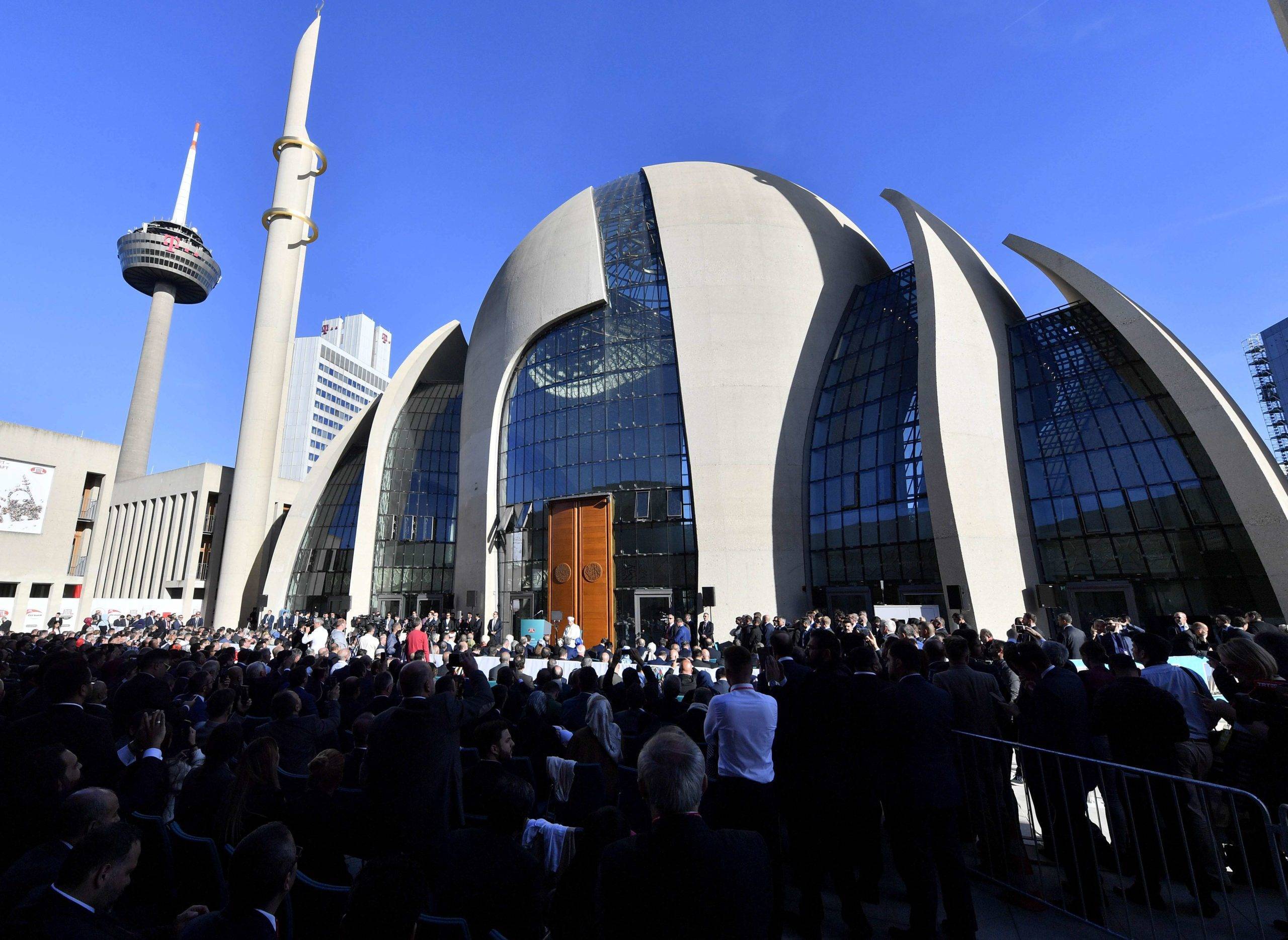 Le président turc Recep Tayyip Erdogan inaugure la plus grande mosquée d'Europe à Cologne, en Allemagne, le samedi 29 septembre 2018 (c) Sipa  AP22253584_000015