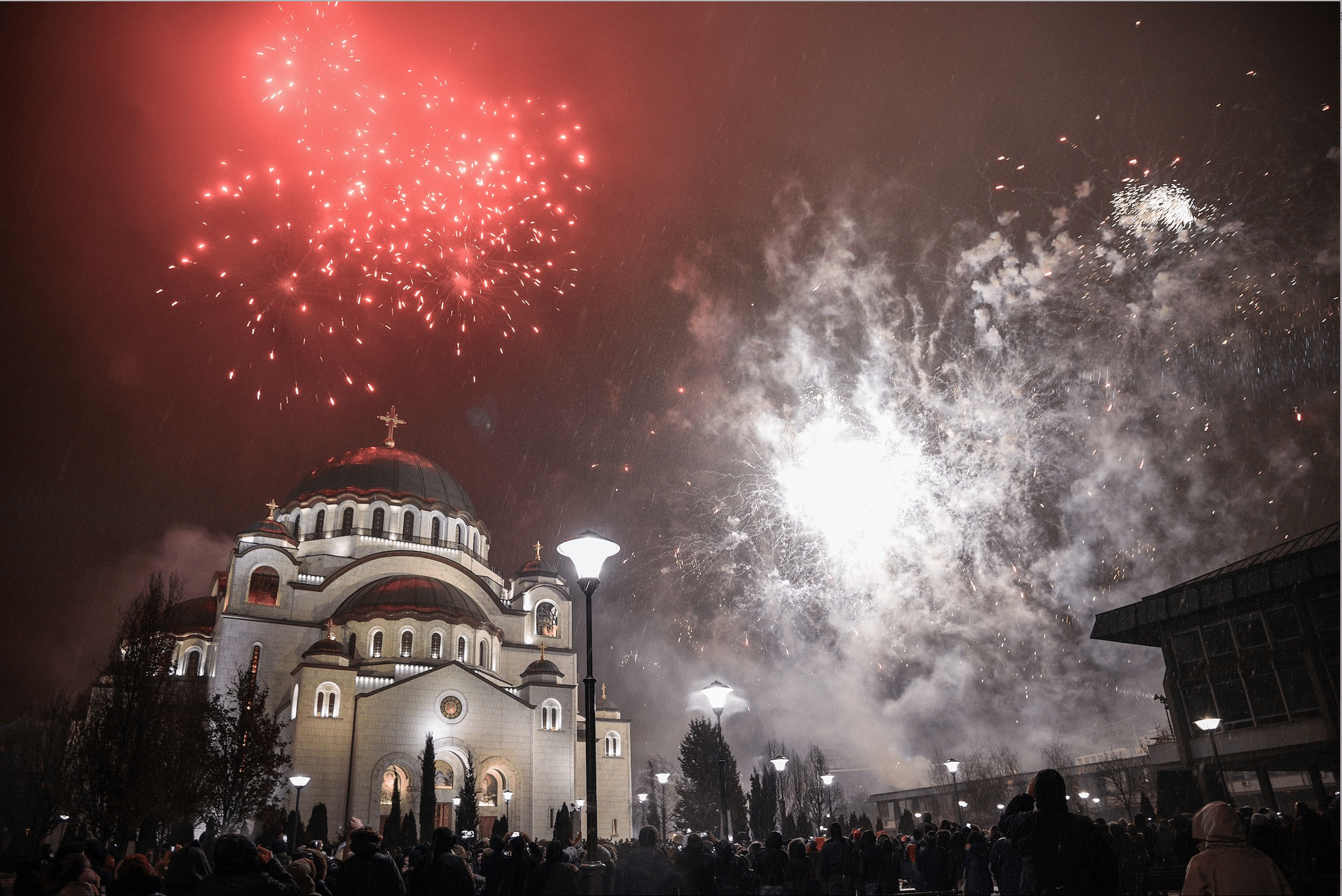 Célébration du nouvel an orthodoxe près de la basilique serbe Saint-Sava de Belgrade, la mosaïque monumentale qui couvre sa coupole a été financée par le géant russe Gazprom (c) Sipa 00788799_000001