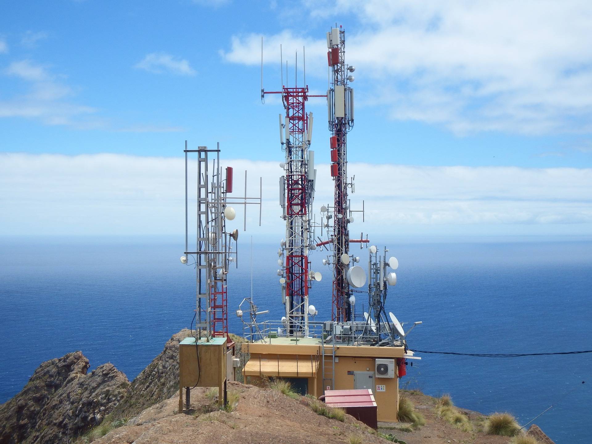 Antennes téléphoniques (c) Pixabay