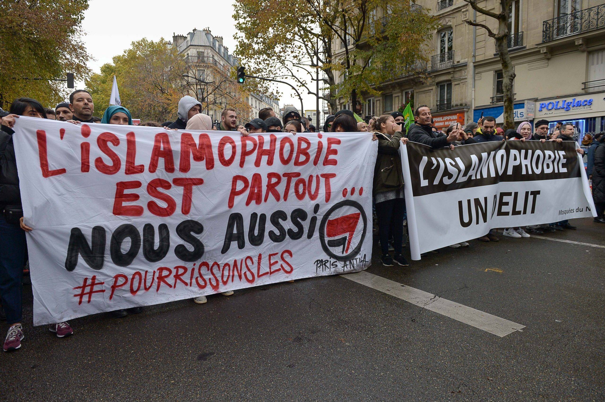 Plusieurs milliers de personnes participent à la marche contre l'islamophobie de la Gare du Nord et de la Place de la Nation, à Paris, le 10 novembre 2019 (c) Sipa 00931710_000030