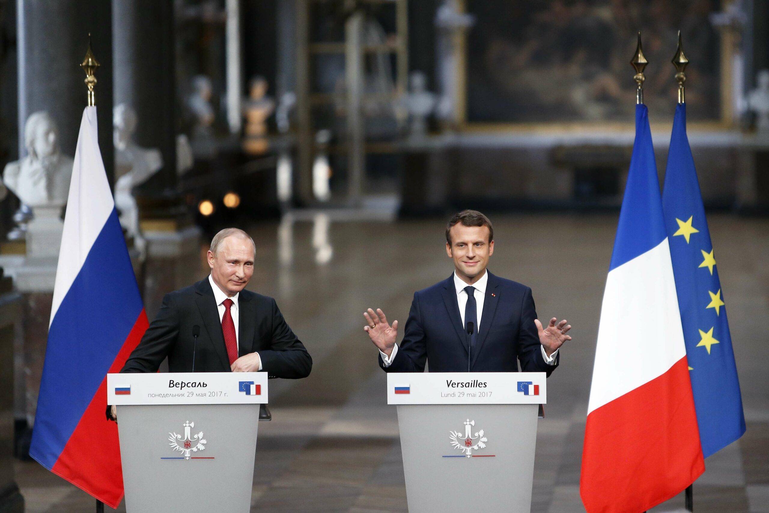 Russian President Vladimir Putin (L) and French President Emmanuel Macron attend a joint news conference following their talks at the Palace of Versailles, near Paris, FRANCE - 29/05/2017. Vladimir Putin visits France on the invitation of French President Macron. //JEE_emvp.08/Credit:J.E.E/SIPA/1705301020