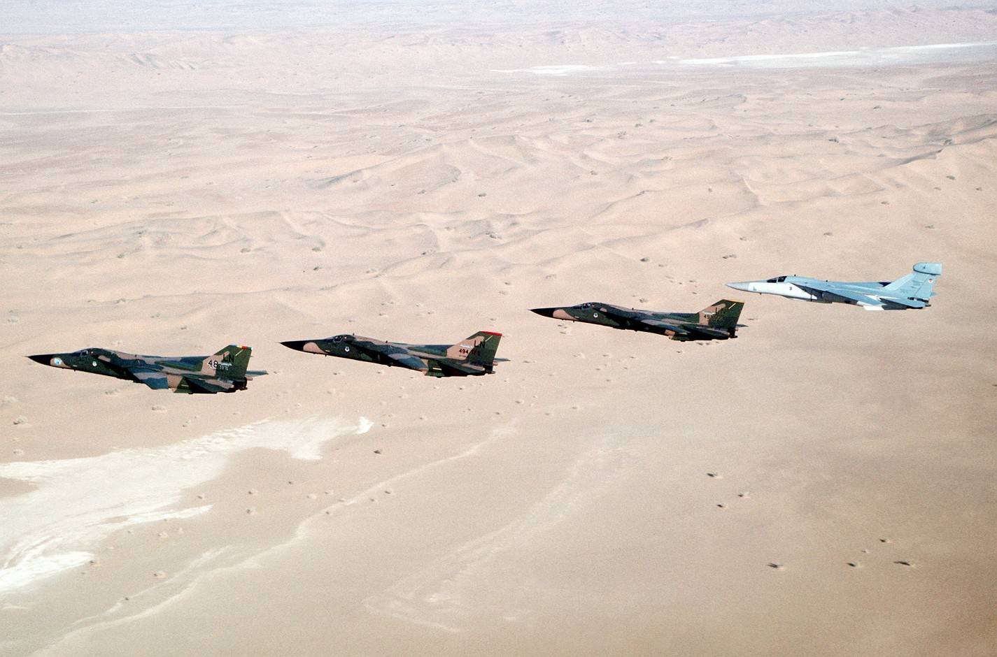4 F-111 lors de la campagne aérienne de 1991. (c) Nasa