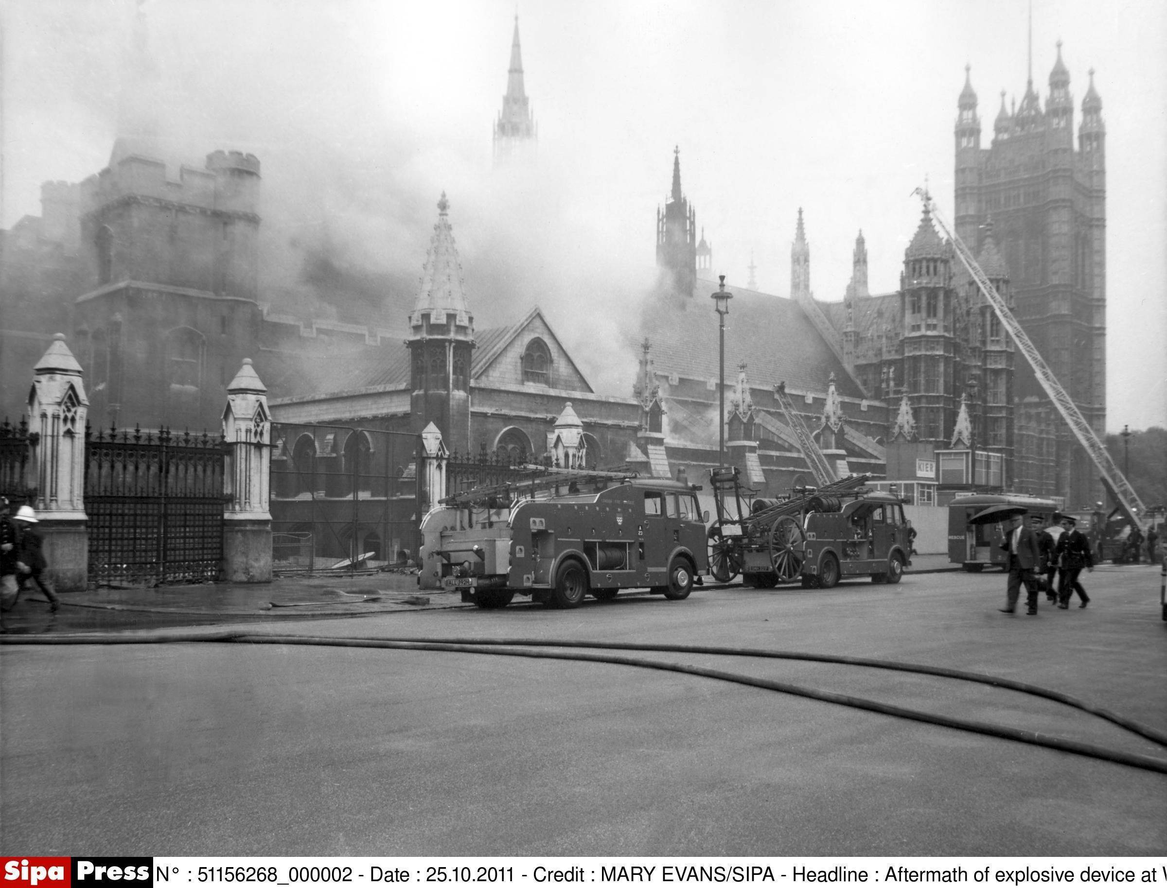 Aftermath of explosive device at Westminster Hall, Houses of Parliament, 17th June 1974. The bomb was planted by the IRA. Most of the damage was caused by a burst gas pipe, rather than by the bomb itself. There were no serious injuries, though there was extensive damage to the building. Crédit photo : Mary Evans / sipa