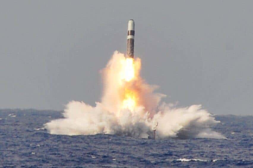 Tir d'un missile Trident IID5. Crédit photo : US Navy