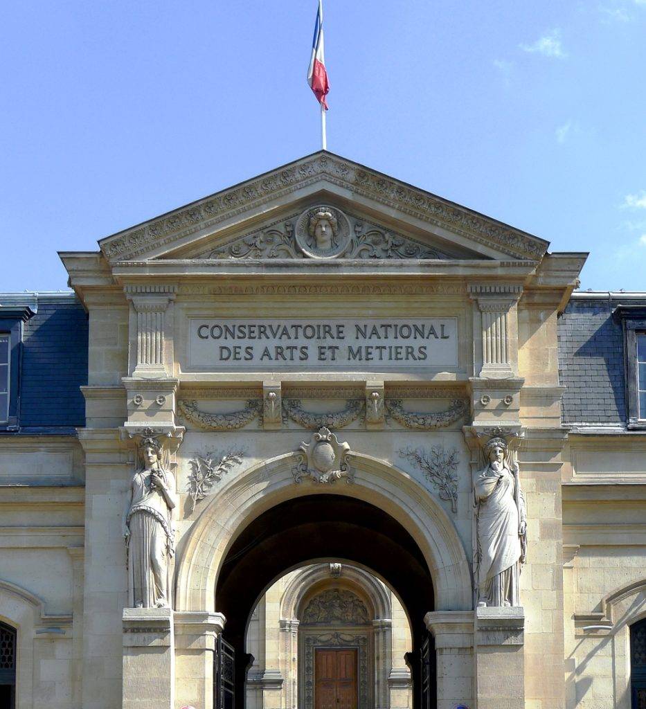Le vieux monde face aux crises. Compte rendu des assises stratégiques du Cnam 1/2 Le vieux monde face aux crises. Compte rendu des assises stratégiques du Cnam 1/2