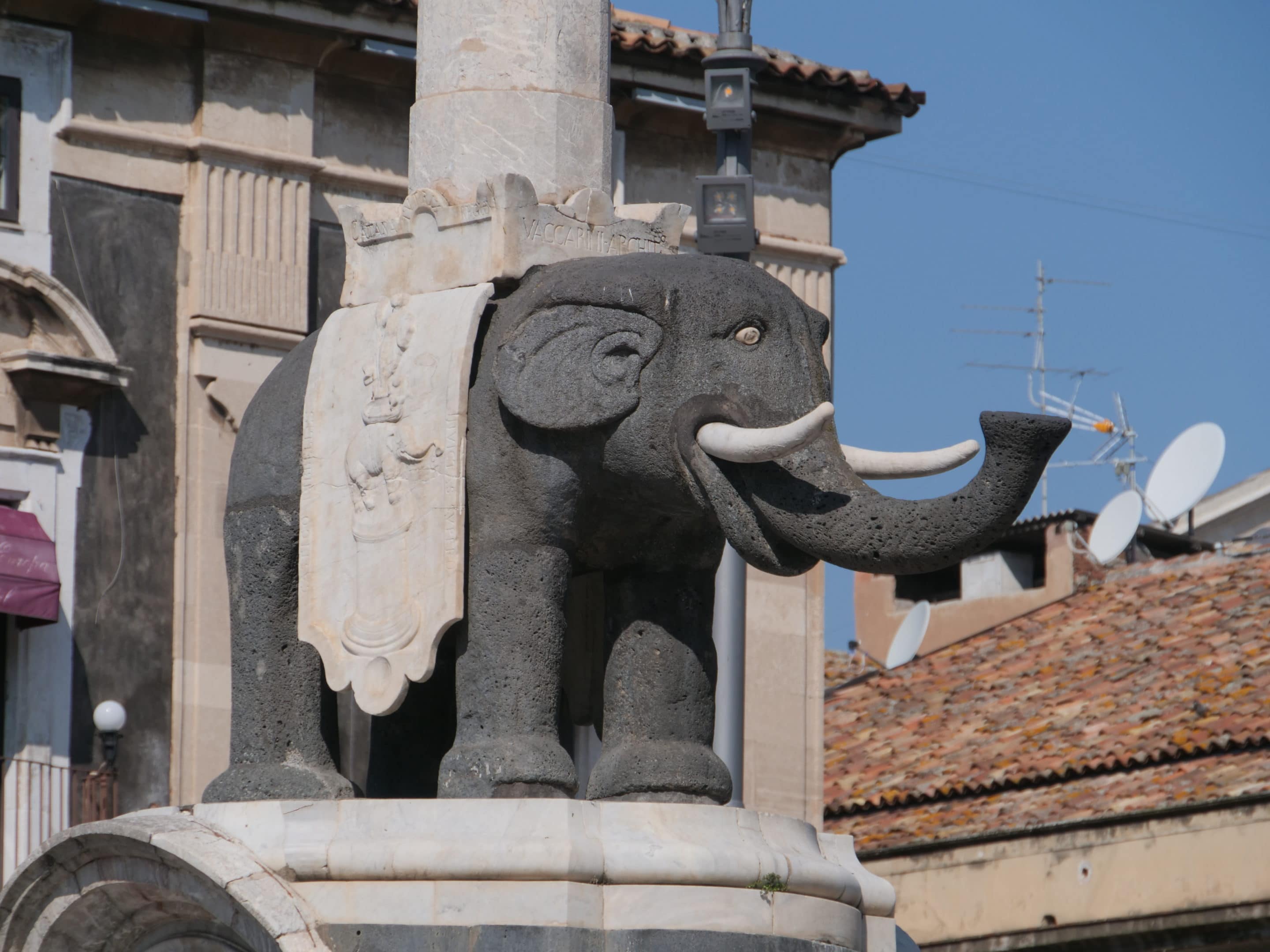 L'éléphant de Catane (c) JBN