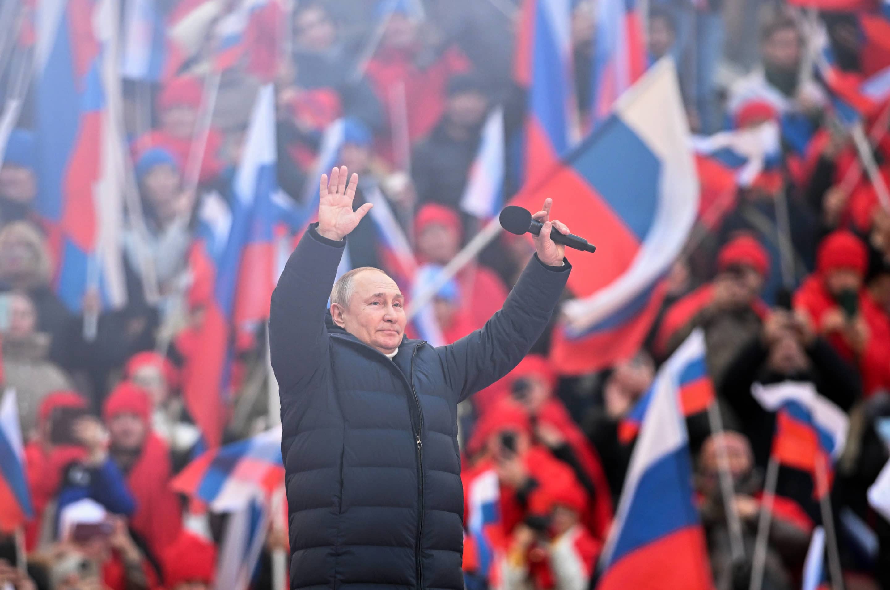Moscou, 18 mars 2022. Le président russe Vladimir Poutine assiste à un concert intitulé "Crimean Spring" (Printemps de Crimée) organisé au stade Luzhniki pour marquer le 8e anniversaire de la réunification de la Crimée avec la Russie. C : Ramil Sitdikov/POOL/TASS/Sipa
