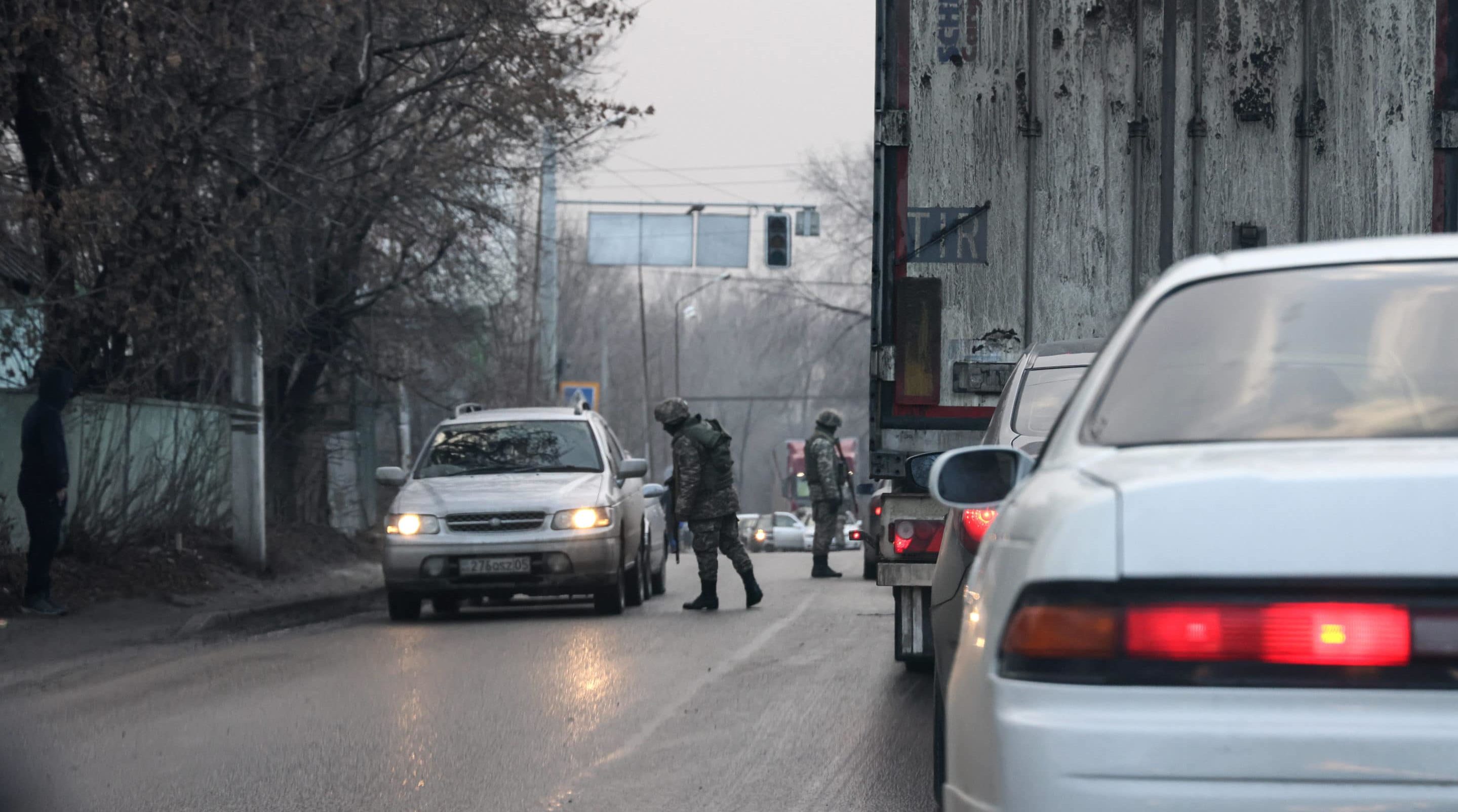 Almaty. Un poste de contrôle est photographié à la sortie d'une ville.  Valery Sharifulin/TASS/Sipa USA/36893143/MB/2201082207