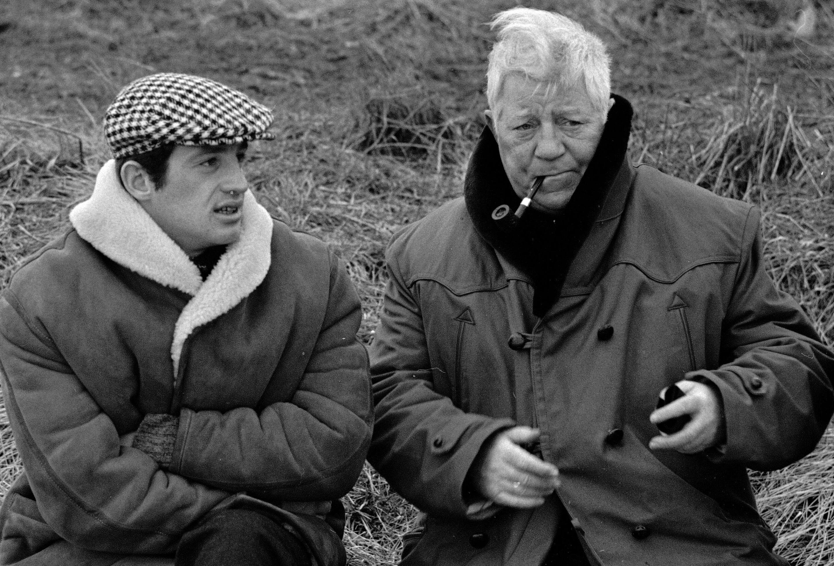 Jean Gabin avec Jean-Paul Belmondo sur le tournage du film "Un singe en hiver" 
(C) : AP/SIPA