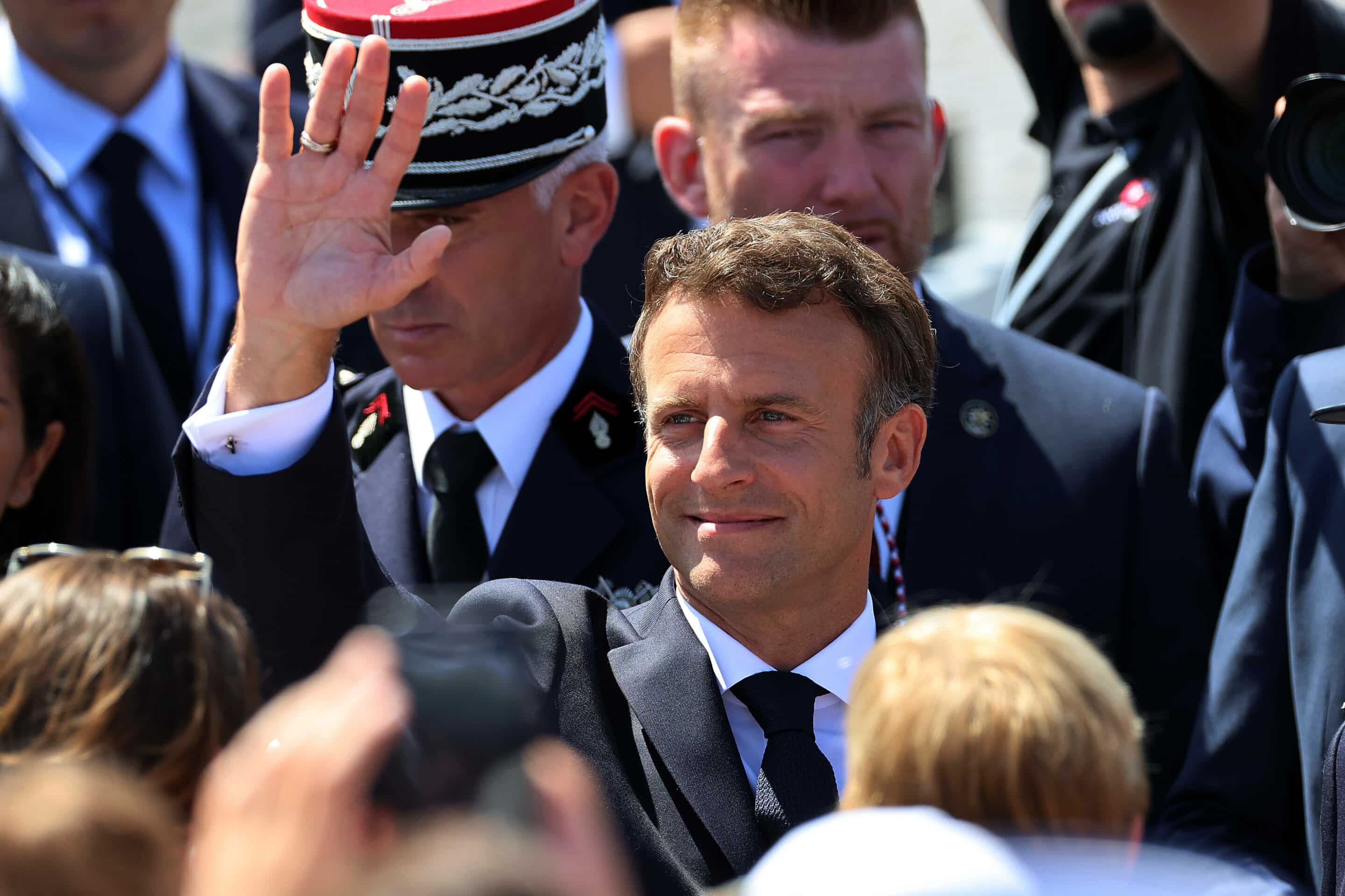 Emmanuel Macron assiste au défilé du 14 juillet 2022 sur la place de la Concorde. Crédits: JP Pariente/SIPA