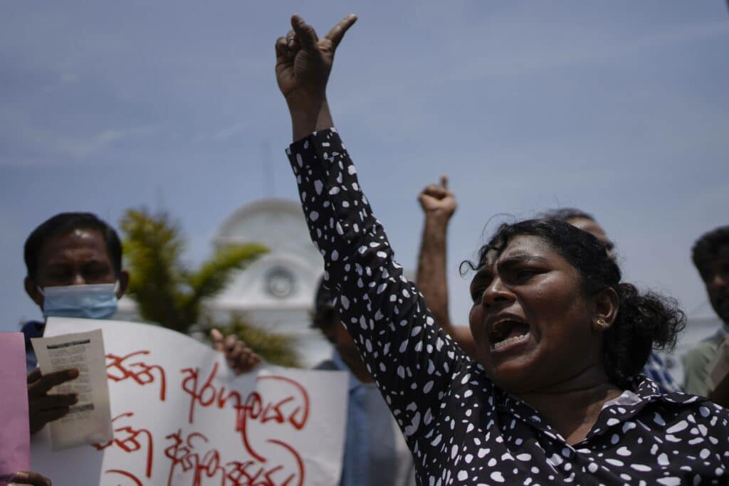 La débâcle économique du Sri Lanka : une leçon pour les pays en surendettement