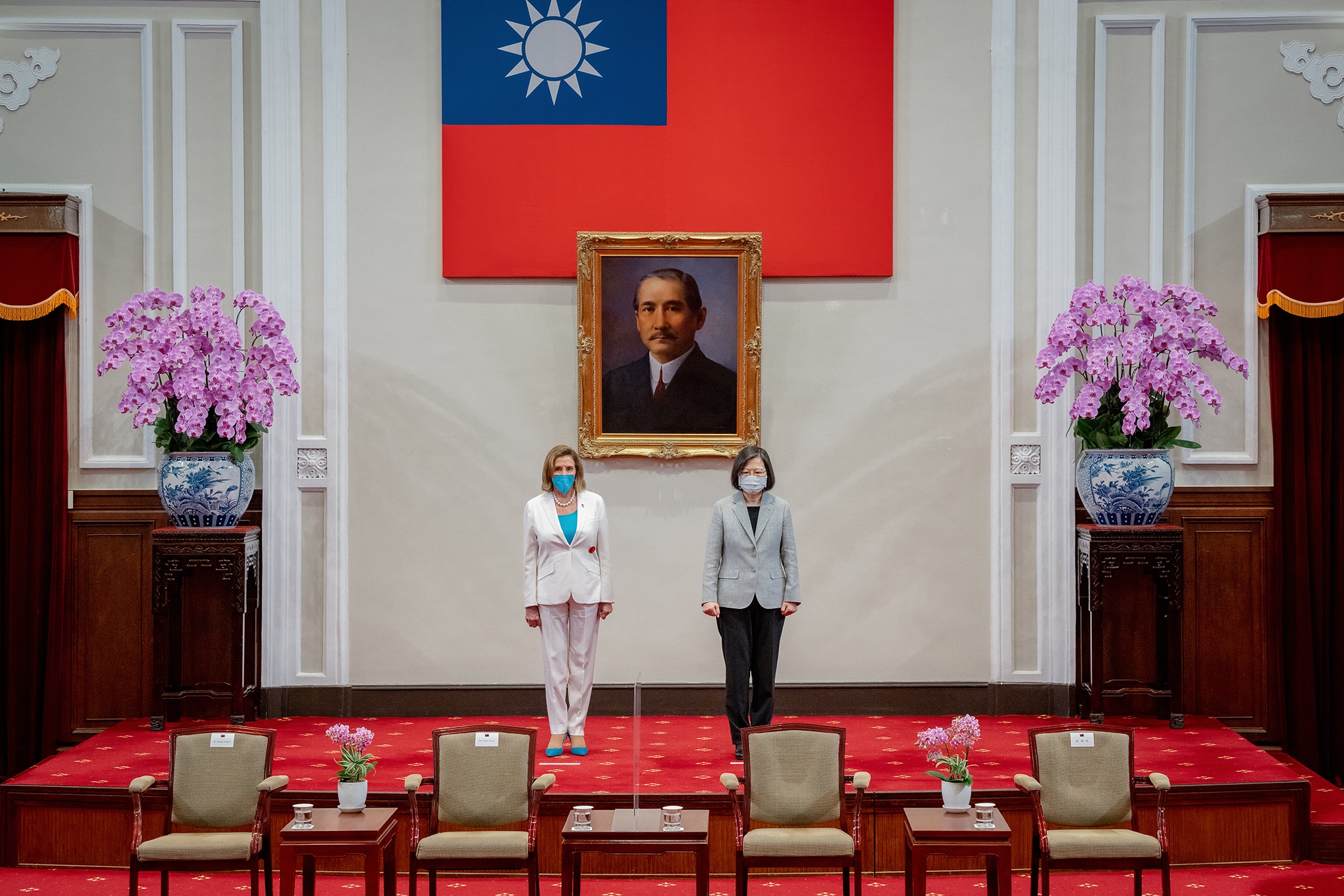 Nancy Pelosi et la présidente Tsai lors de la visite du 2 aout 2022.
Crédit : Wiki commons, 總統府