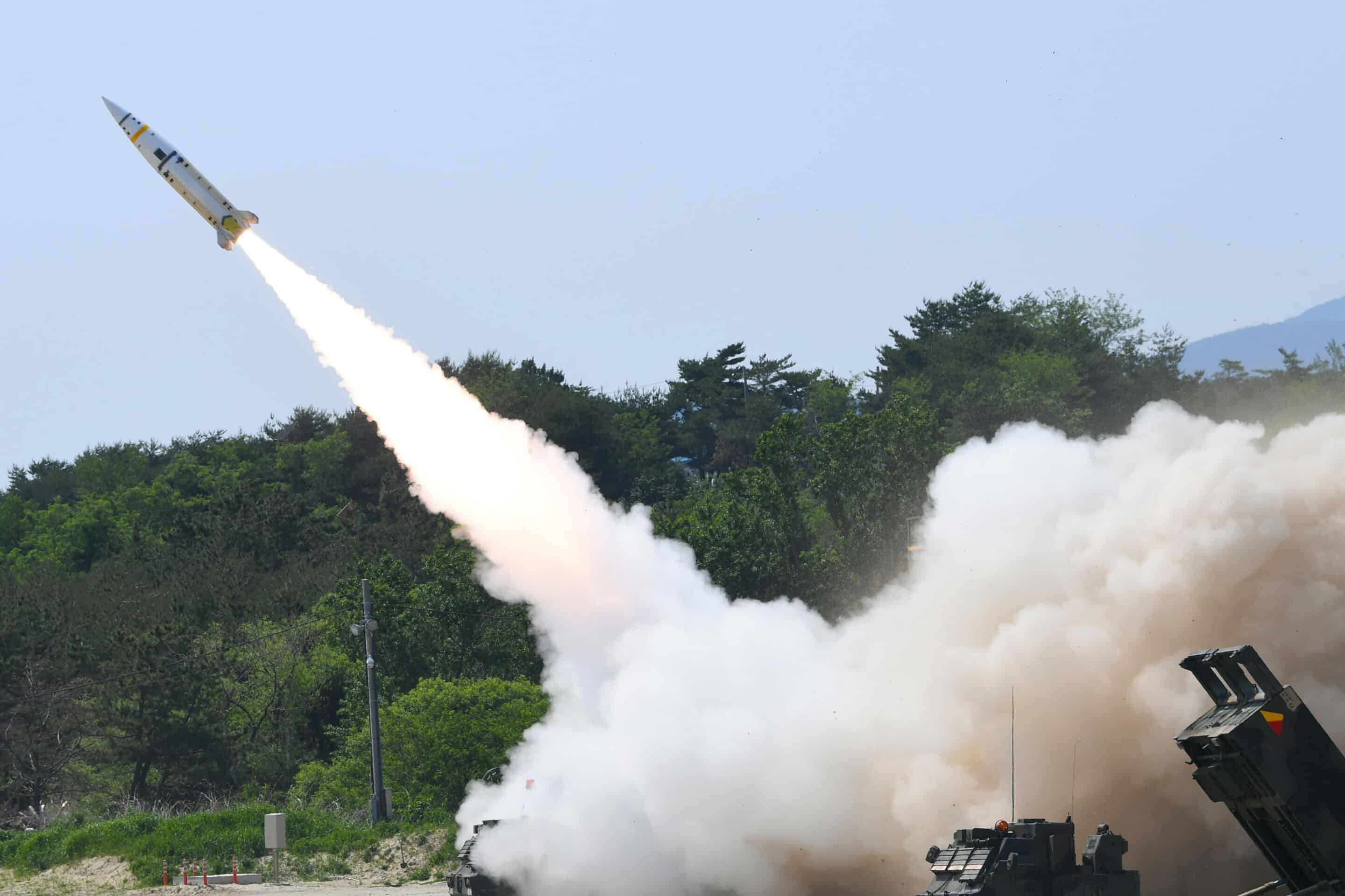 Missile tiré lors d'un entraînement conjoint entre les États-Unis et la Corée du Sud dans un lieu non divulgué en Corée du Sud, mercredi 25 mai 2022
AP)/SEL114/22145325331200/AP PROVIDES ACCESS TO THIS PUBLICLY DISTRIBUTED HANDOUT PHOTO PROVIDED BY SOUTH KOREA DEFENSE MINISTRY ; MANDATORY CREDIT./2205251121