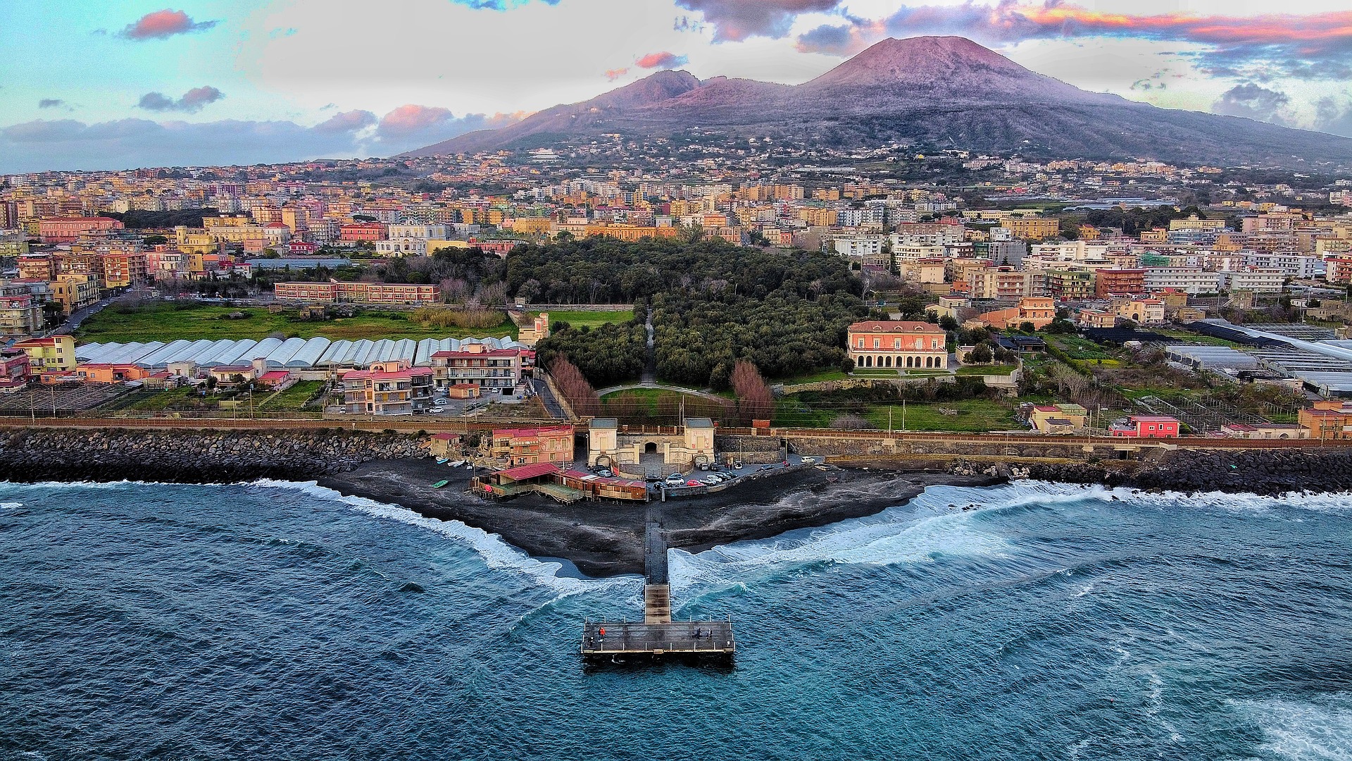 Naples et le Vésuve (c) Pixabay