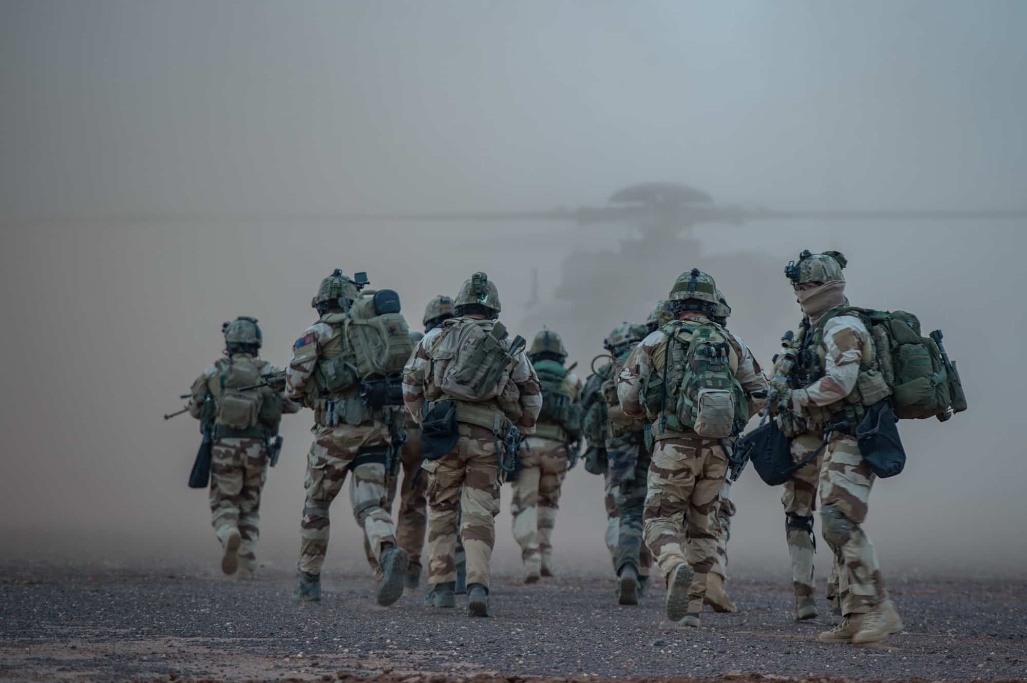 Extraction de commandos parachutistes en Caïman - opération Barkhane. JB. Tabone. (c) armée de terre