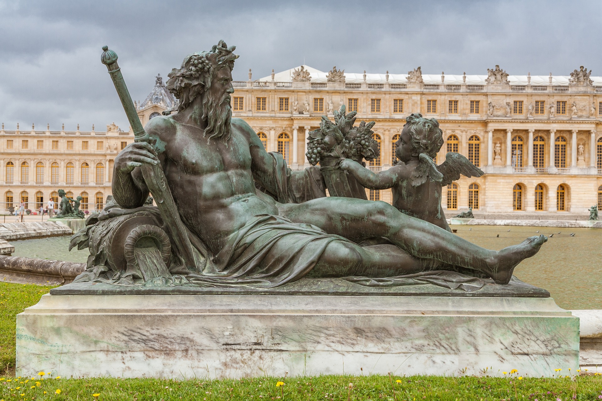 Versailles, tête et capitale du royaume