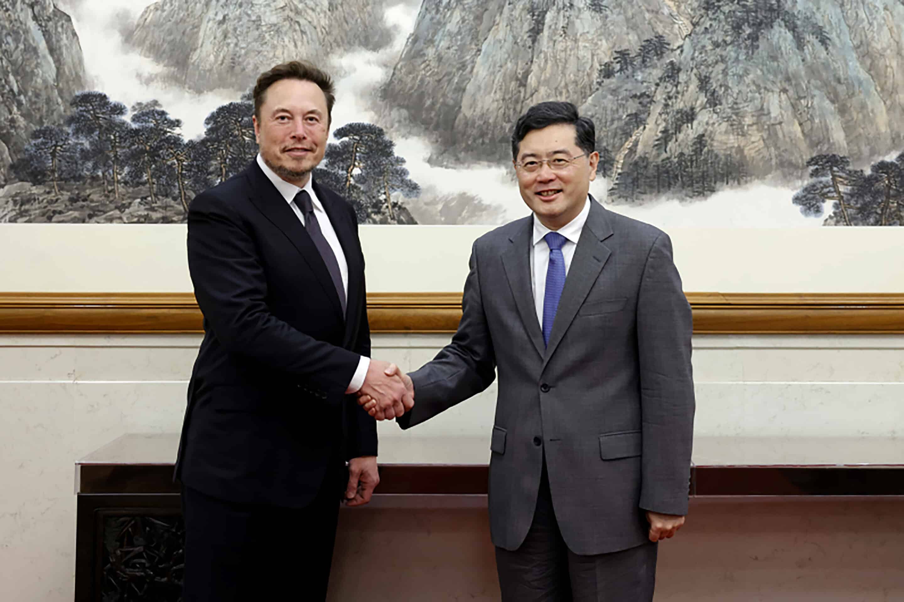 Elon Musk et le ministre chinois des Affaires étrangères, Qin Gang. By Min. of FA of China, mandatory credit.