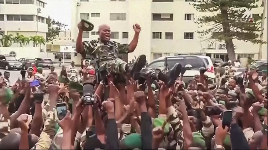 Coup d’État au Gabon : quelles conséquences pour la France ?