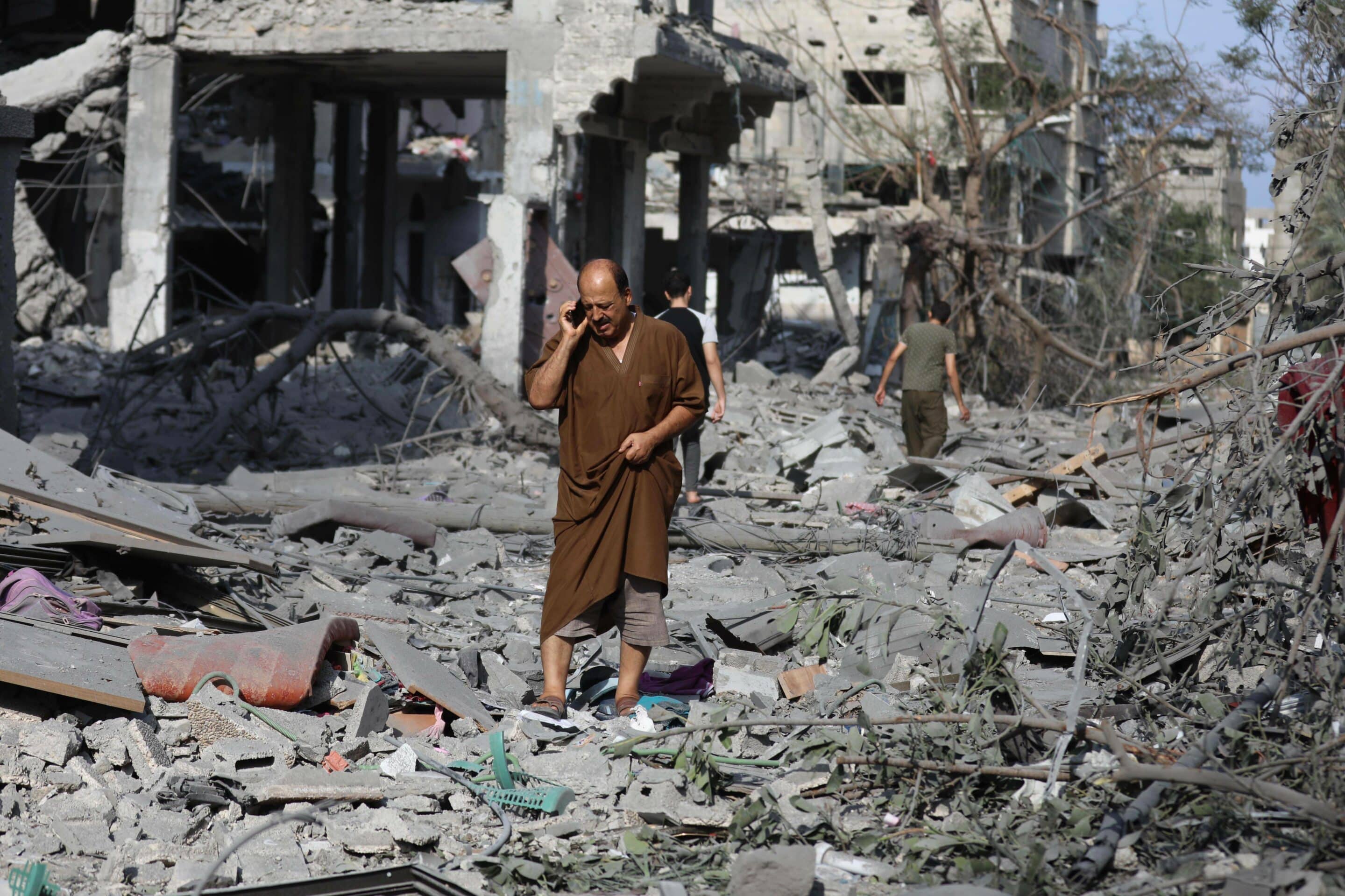 Les Palestiniens au milieu des ruines, sur la bande de Gaza. Credit:Mahmoud AJJOUR/SIPA/2310111622