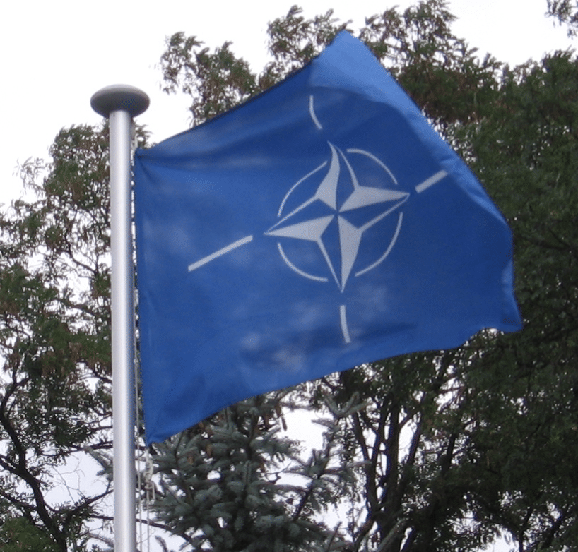 <i class='fa fa-lock' aria-hidden='true'></i> À quoi sert l’OTAN ?