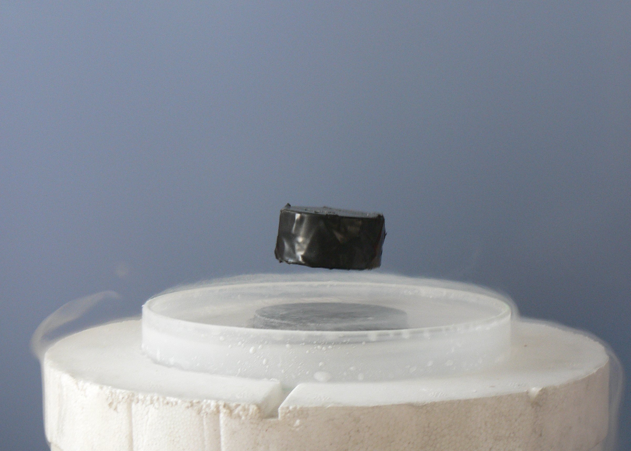 Vers une révolution grâce à la Super-conductivité à température ambiante