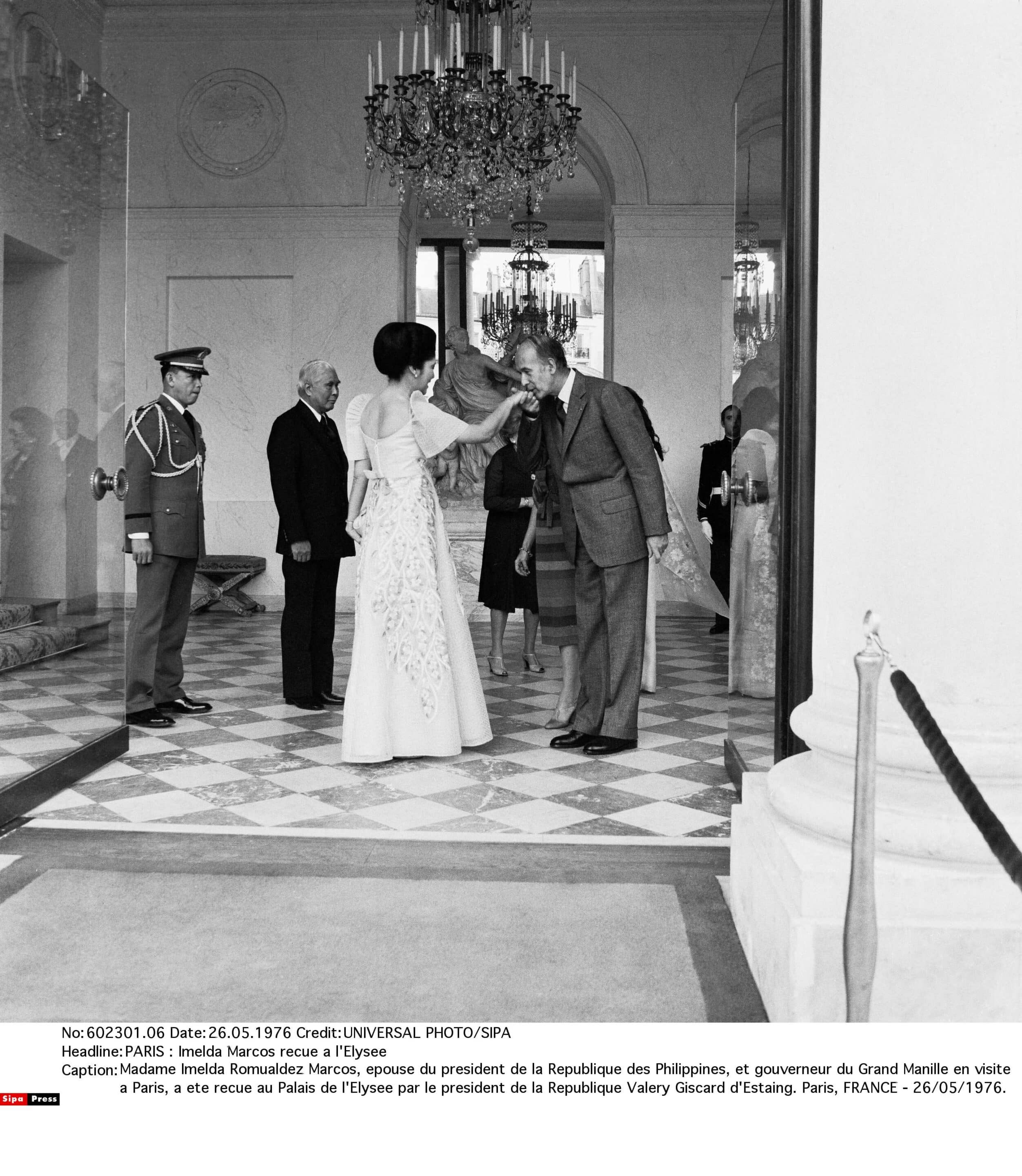 Madame Imelda Romualdez Marcos, epouse du president de la Republique des Philippines, et gouverneur du Grand Manille en visite a Paris, a ete recue au Palais de l'Elysee par le president de la Republique Valery Giscard d'Estaing. Paris, FRANCE - 26/05/1976. (C) Sipa