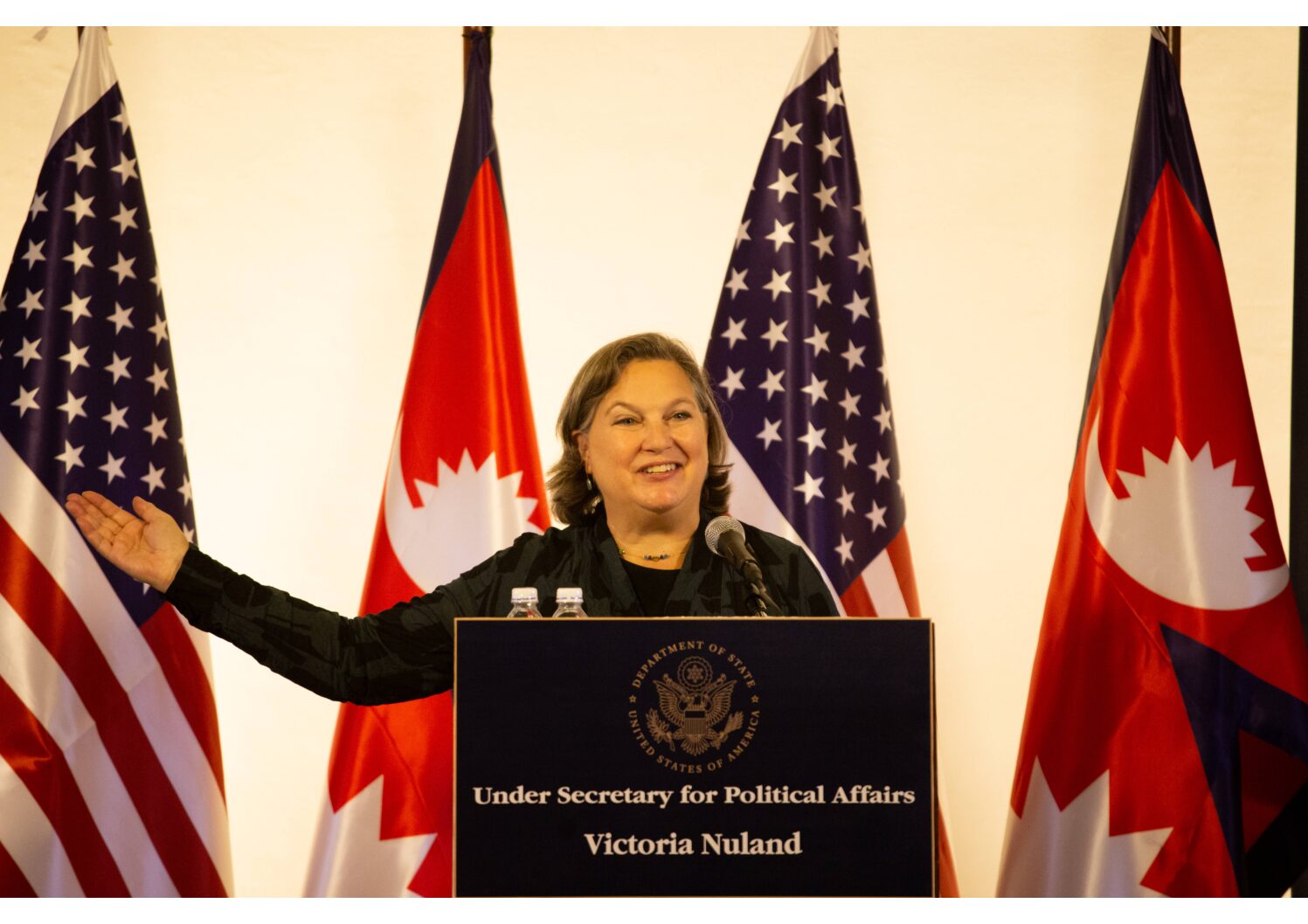 Le 30 janvier 2023 à Katmandou, Népal. "Victoria Nuland, secrétaire d'État adjointe aux affaires politiques des États-Unis, s'adresse aux médias lors d'une conférence de presse organisée à l'occasion de sa visite d'une journée au Népal. (C) Sipa.