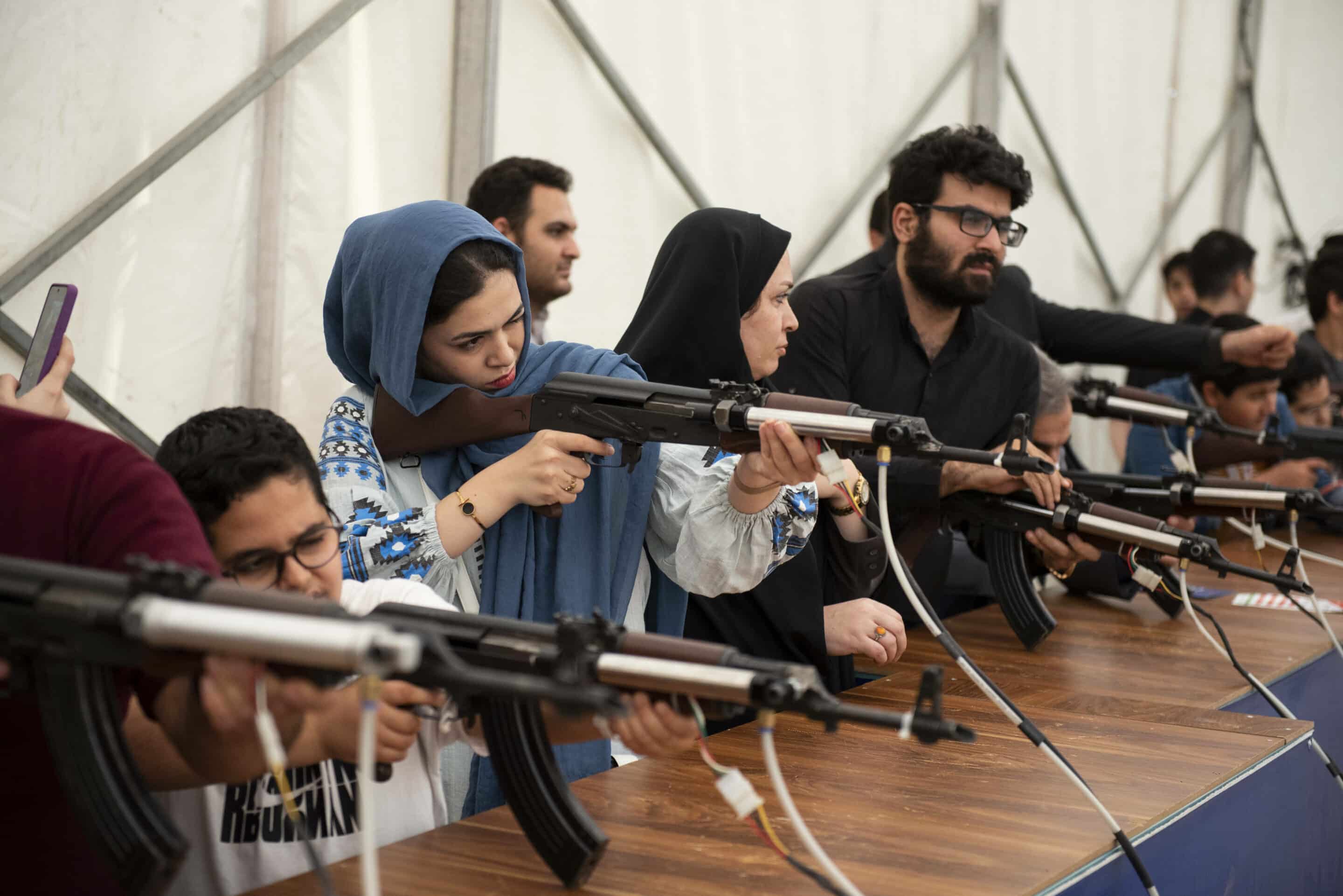 <i class='fa fa-lock' aria-hidden='true'></i> L’AK-47 : de l’arme au symbole