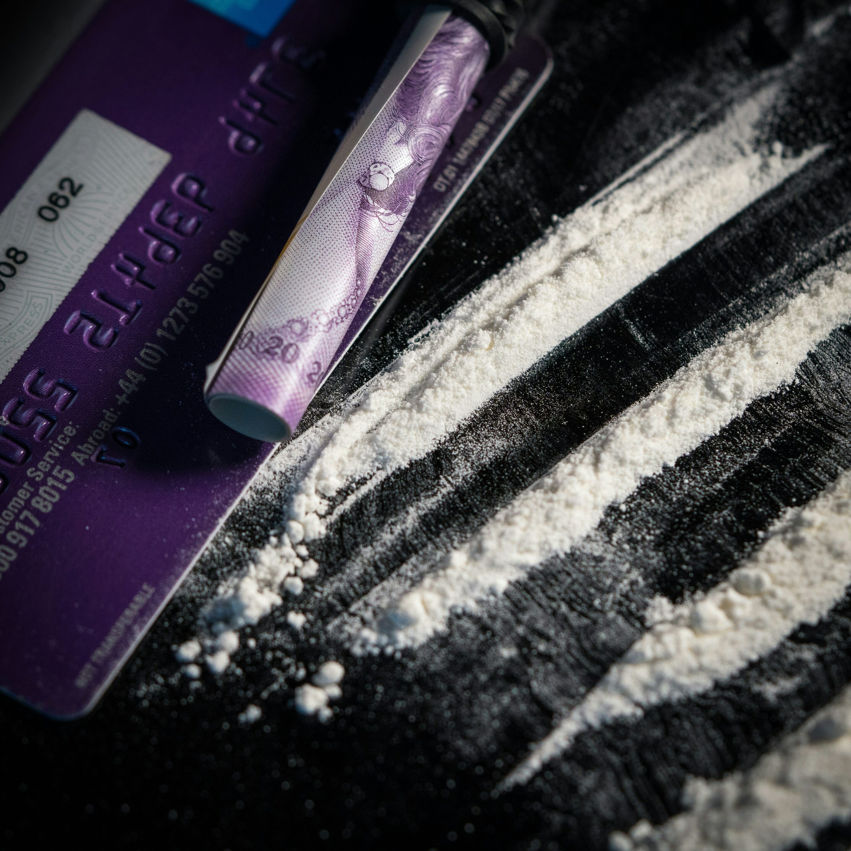 <i class='fa fa-lock' aria-hidden='true'></i> La France est submergée par la drogue