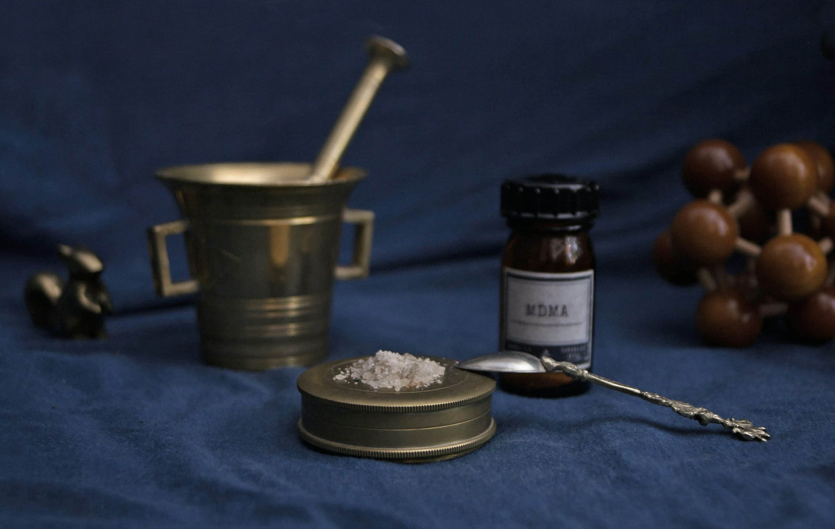 <i class='fa fa-lock' aria-hidden='true'></i> Un siècle de drogues illicites 1925-2025   