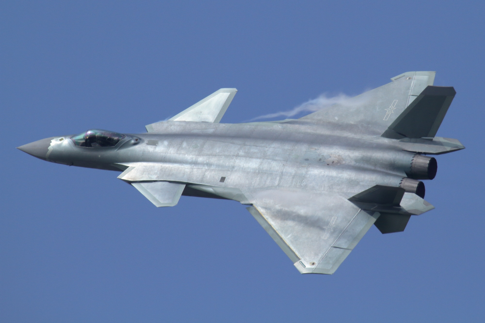 Chengdu J-20 : symbole de la souveraineté technologique chinoise et du nouvel ordre stratégique Chengdu J-20 : symbole de la souveraineté technologique chinoise et du nouvel ordre stratégique