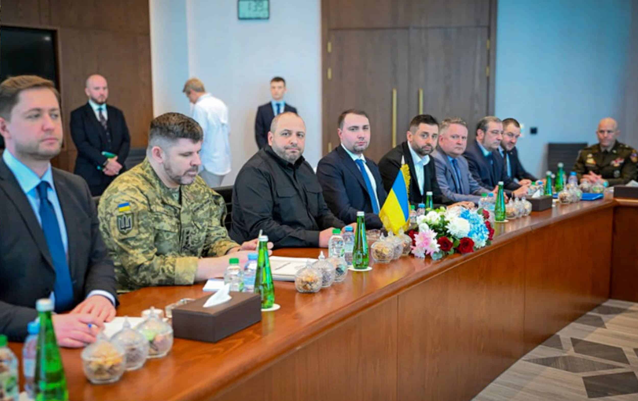 Négociations à Abu Dhabi : timide rapprochement entre la Russie et l’Ukraine malgré le statu quo sur le fond Négociations à Abu Dhabi : timide rapprochement entre la Russie et l’Ukraine malgré le statu quo sur le fond