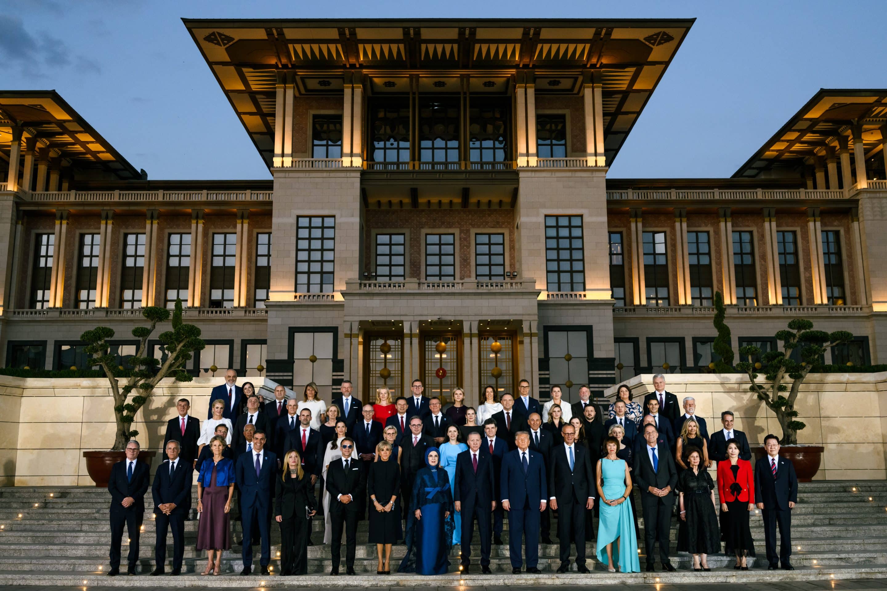 Sommet de l’OTAN en Turquie : l’Alliance à l’épreuve des fractures transatlantiques Sommet de l’OTAN en Turquie : l’Alliance à l’épreuve des fractures transatlantiques